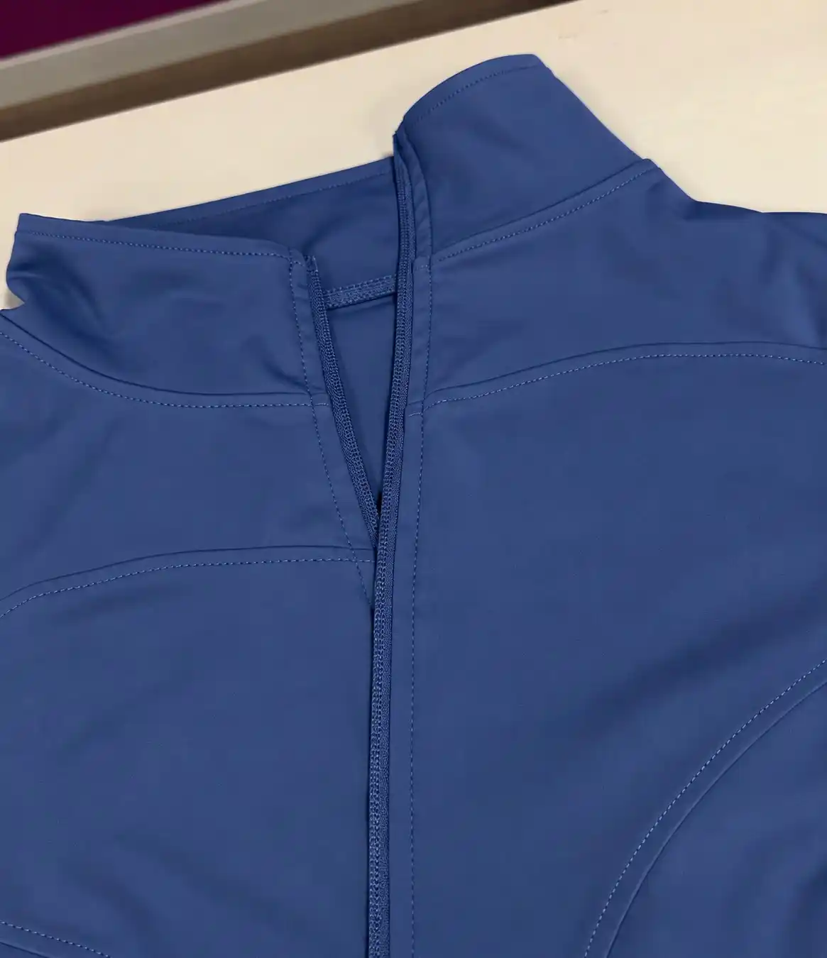 Rashgard — ayollar uchun fermuarli sport kostyumi, o'lchamlari: M–XXL (46-52)