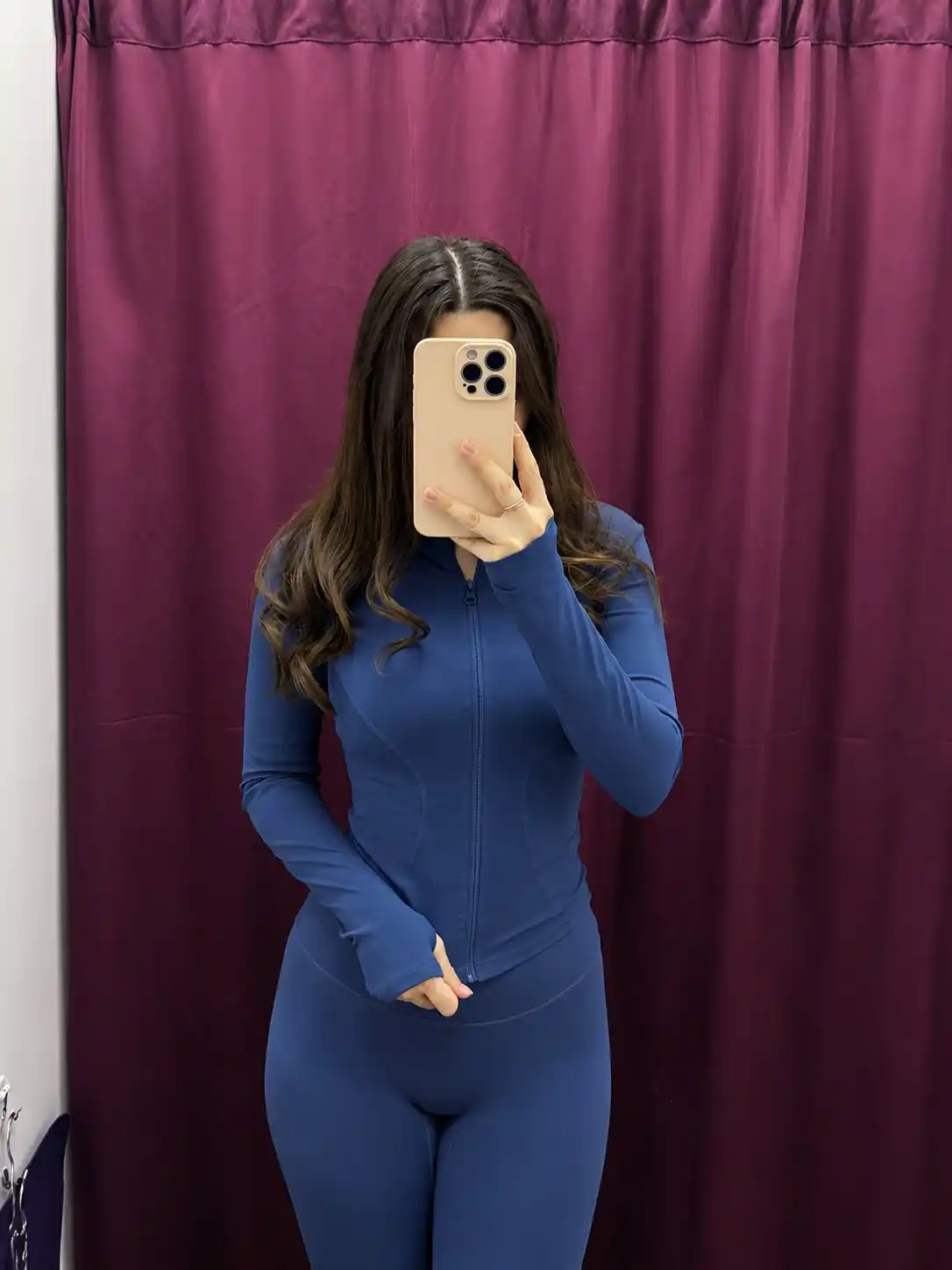 Rashgard — ayollar uchun fermuarli sport kostyumi, o'lchamlari: M–XXL (46-52)