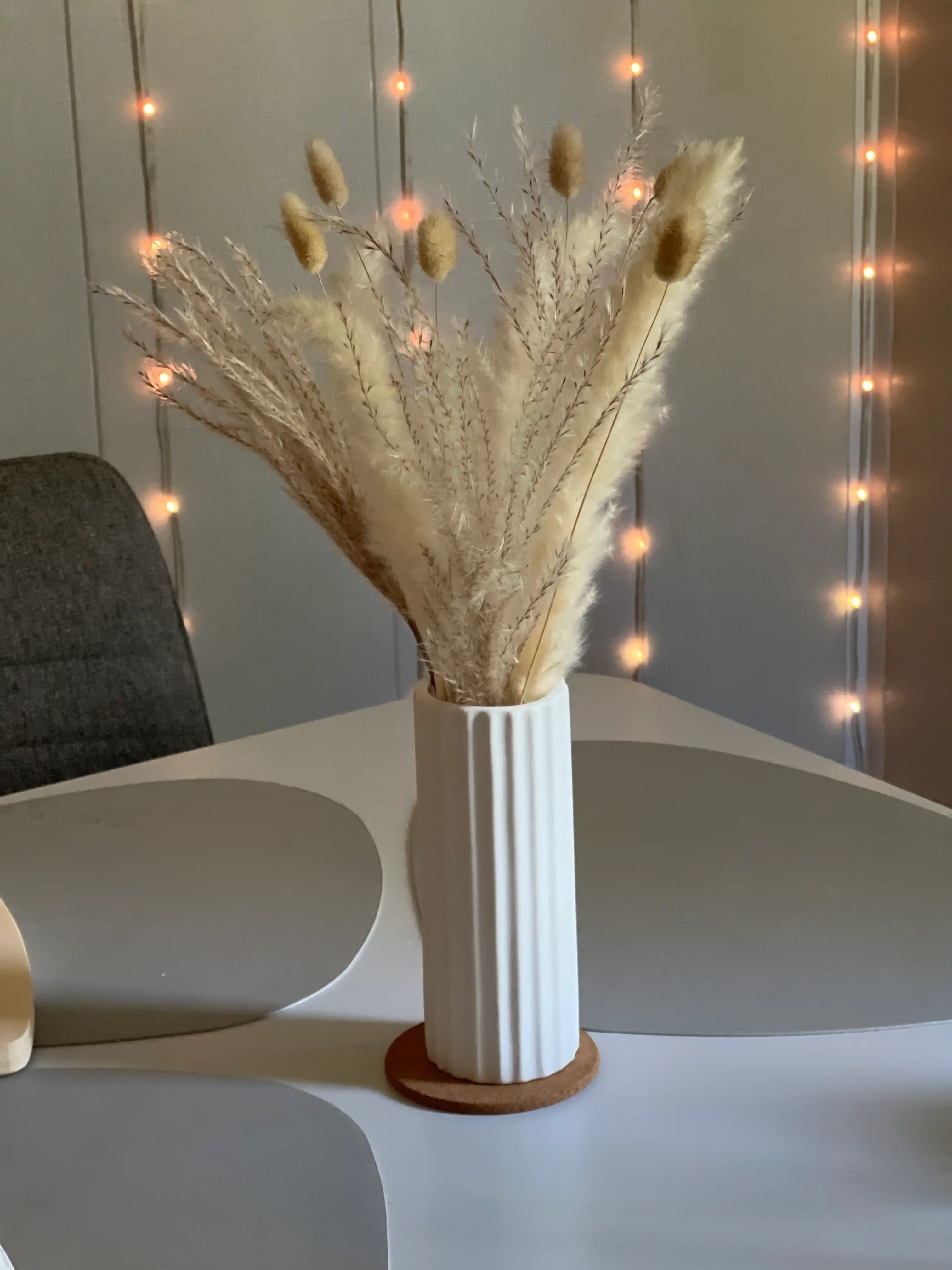 Декоративная керамическая ваза для интерьера