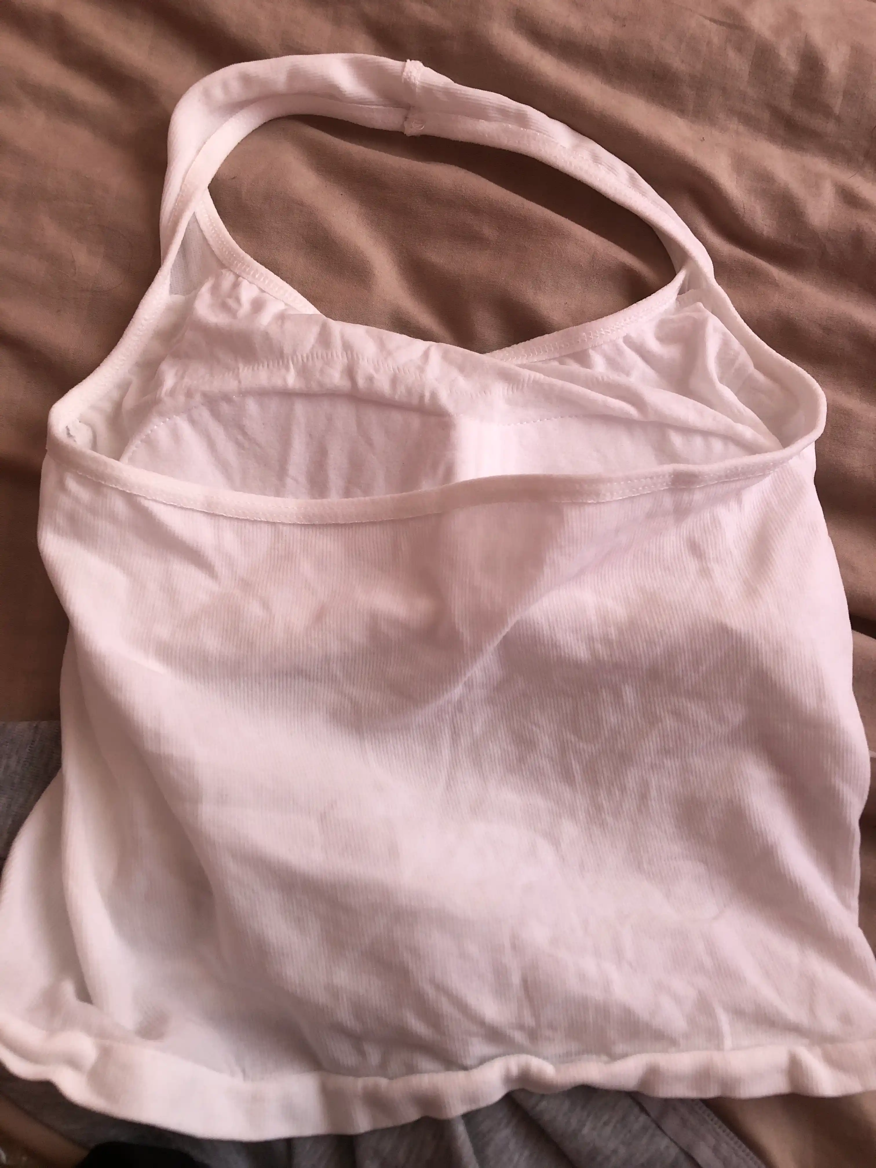 Ayollar uchun mayka top, astariga chashka tikilgan, universal o'lcham, 40-62 kg gacha