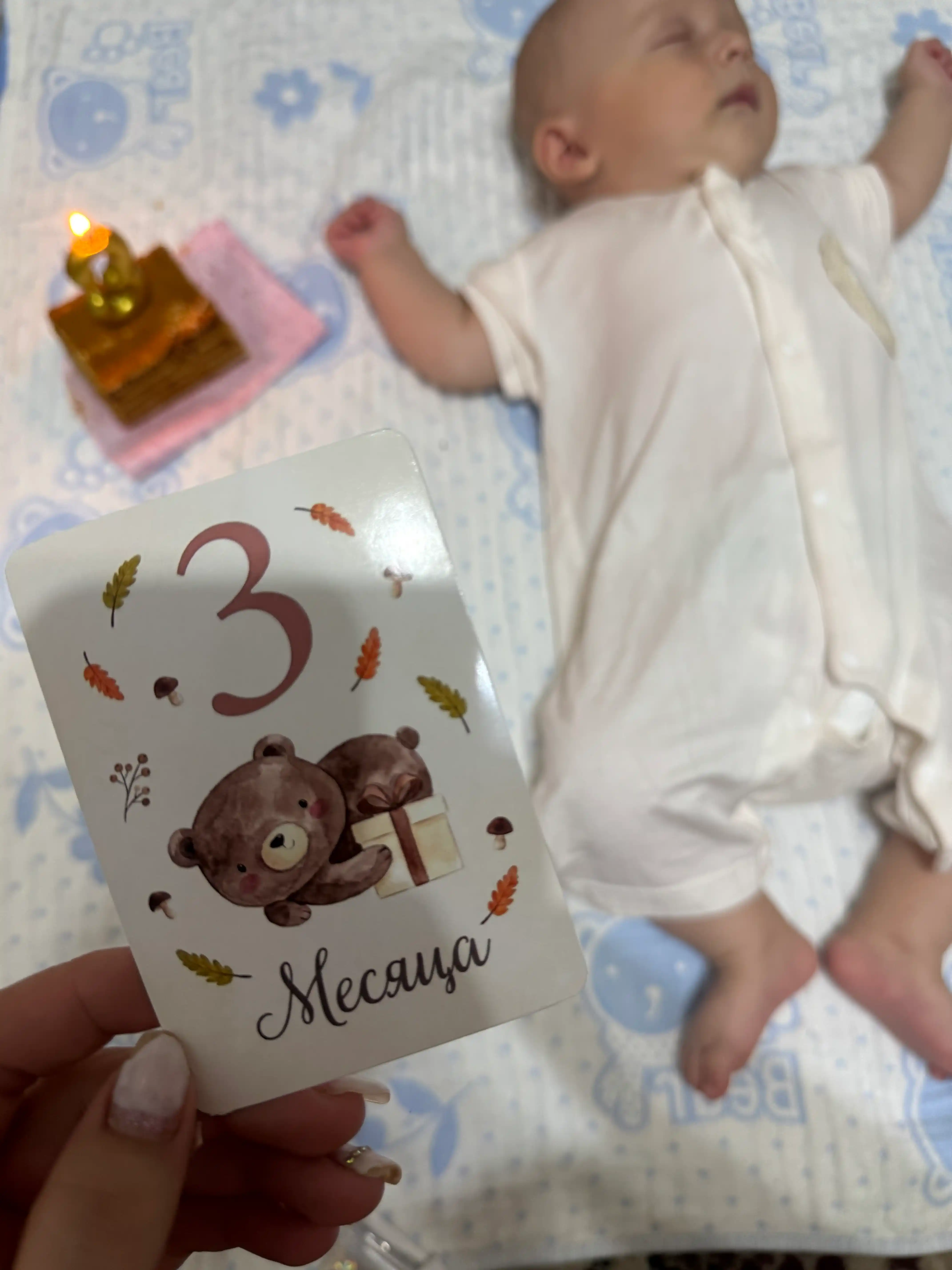 Карточки для фотосессии новорождённых помесяцам для мальчика и для девочки наборы на выбор