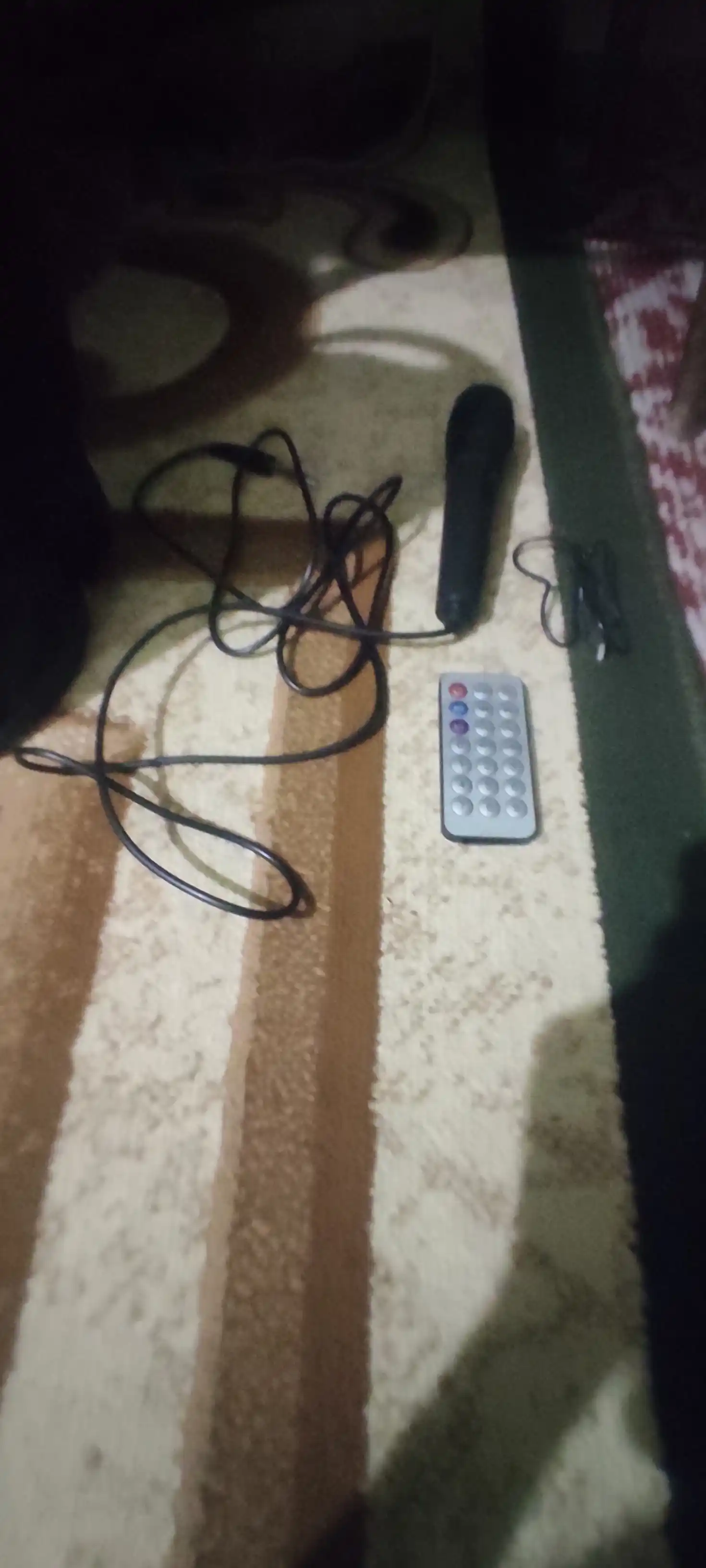 Katta Bluetooth simsiz kolonka, karaoke, RGB yoritish, mikrofon va pult bilan