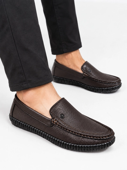 Erkaklar mokasini, jigarrang loafer, charm oyoq kiyim, qulay tufli, kundalik poyabzal, yoz