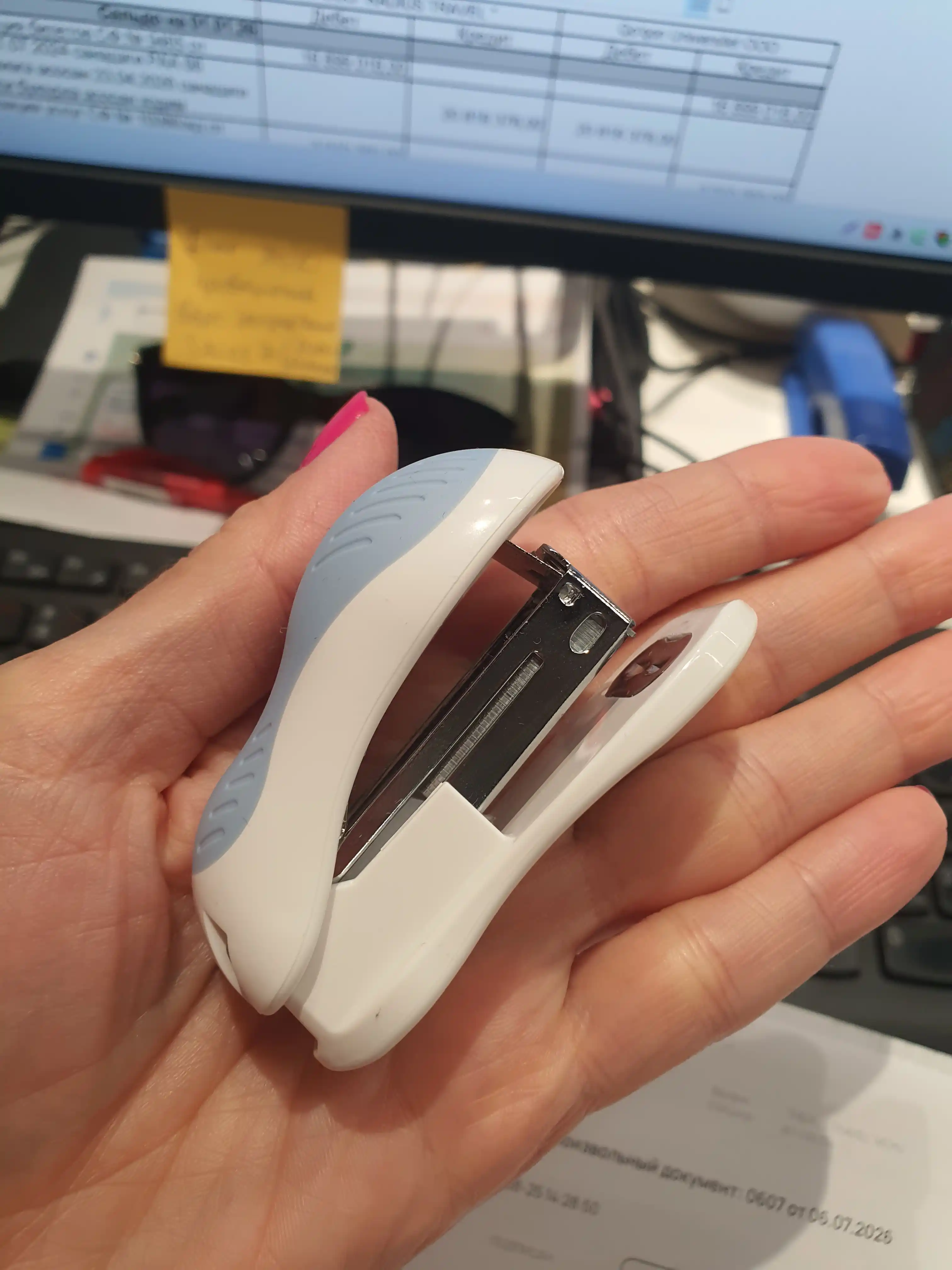Stapler 24/6 (sn) 0304 Deli