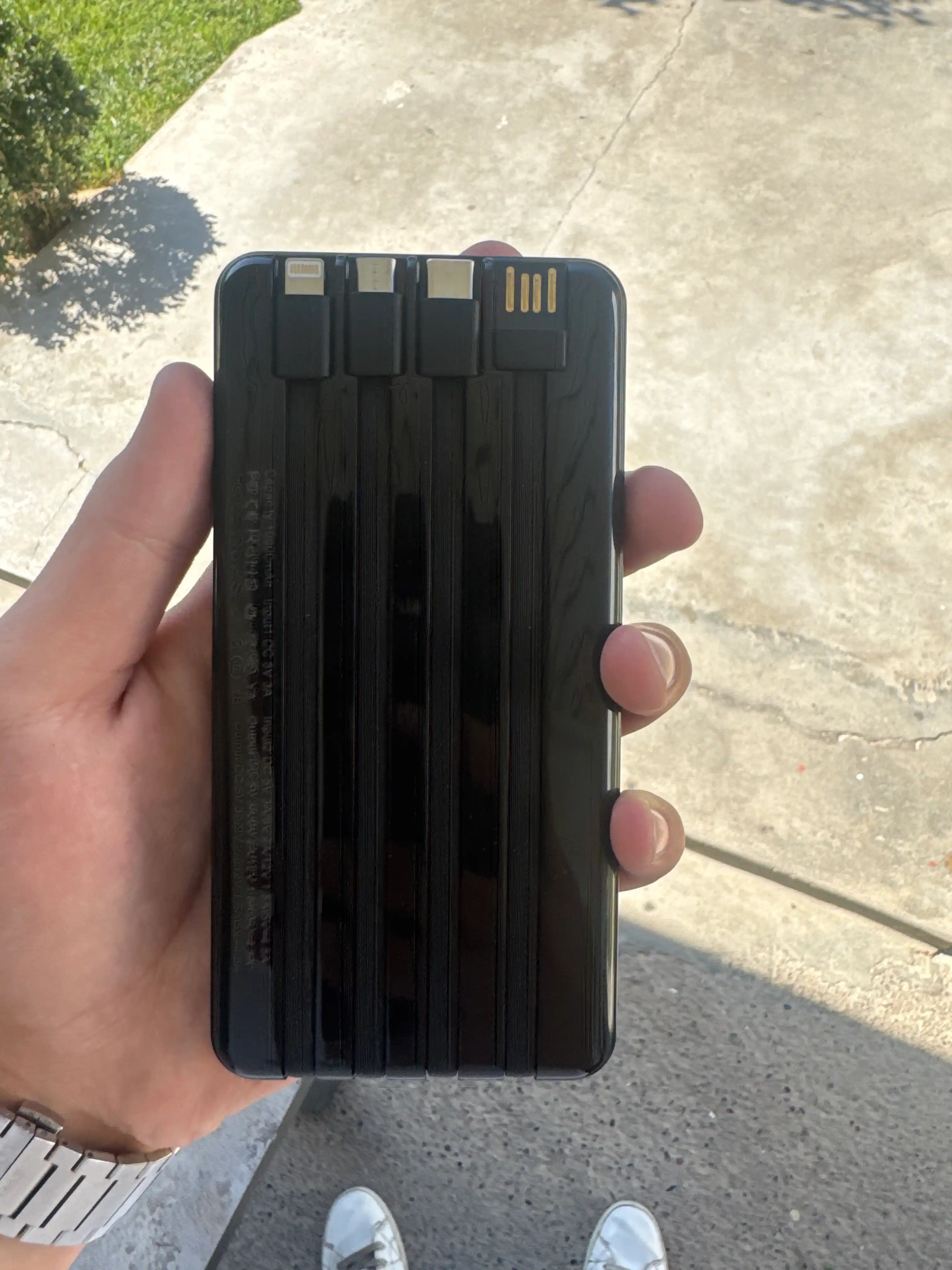 Power Bank 20000 mAh 66W с встроенными кабелями, фонариком и быстрой зарядкой 22.5W