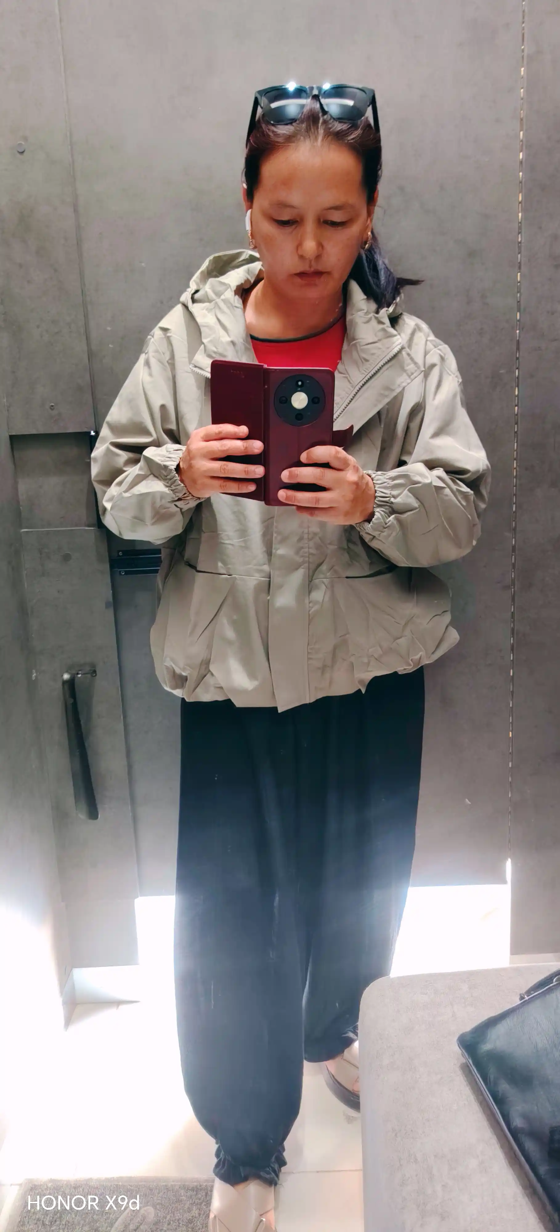 Ayollar vetrovkasi, kapyushonli bahor-kuz kurtkasi — ELLY FASHION