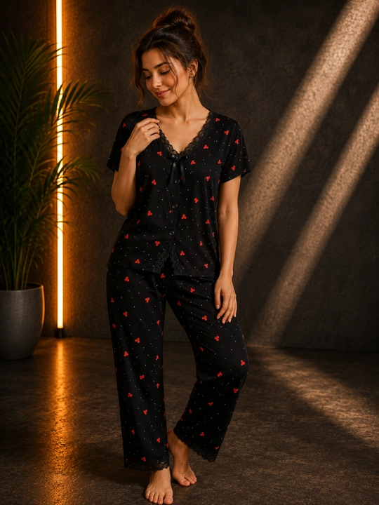 Ayollar pijamasi, qora pijama, ayollar tungi kiyimi, chiroyli pijama, yurakchali pijama