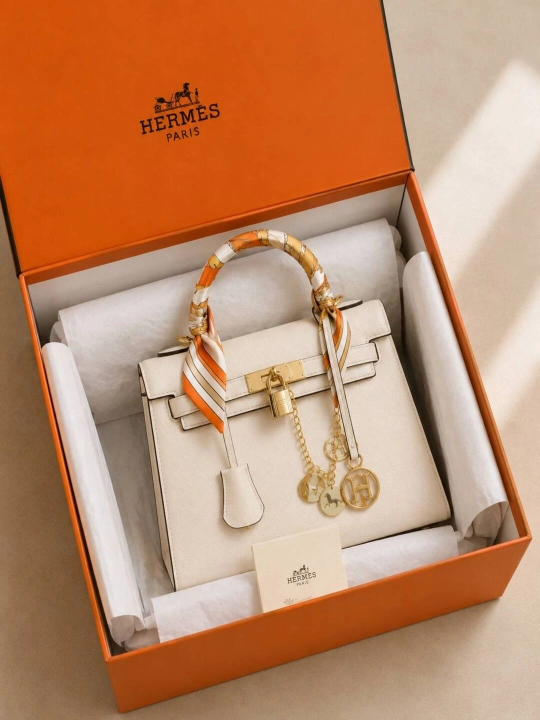Ayollar uchun sumka Hermes uslubida, har kunlik foydalanish uchun mos