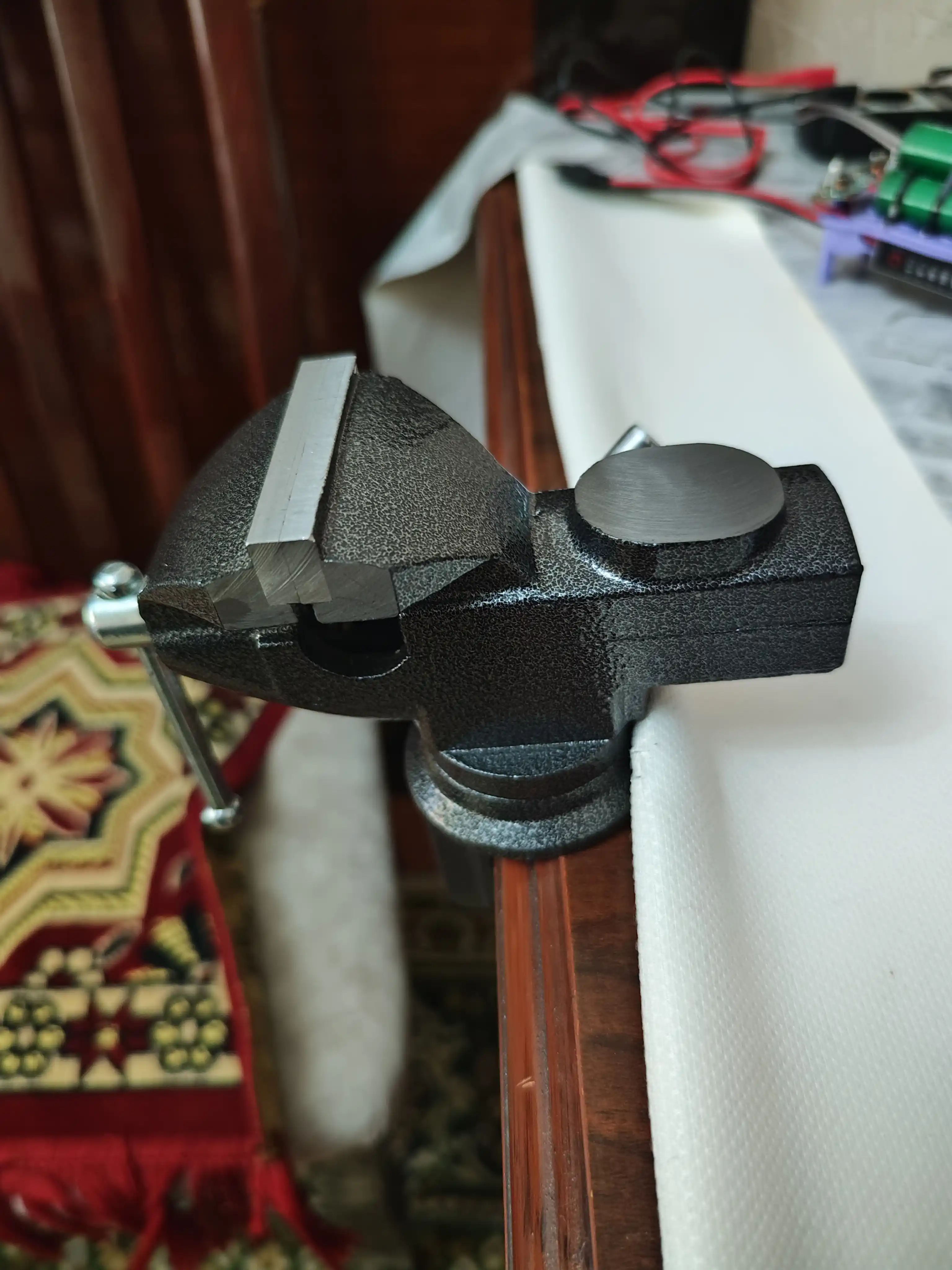 Тиски слесарные, столярные, поворотные, с наковальней, ширина губок 50mm, 60mm, 70mm, 80mm