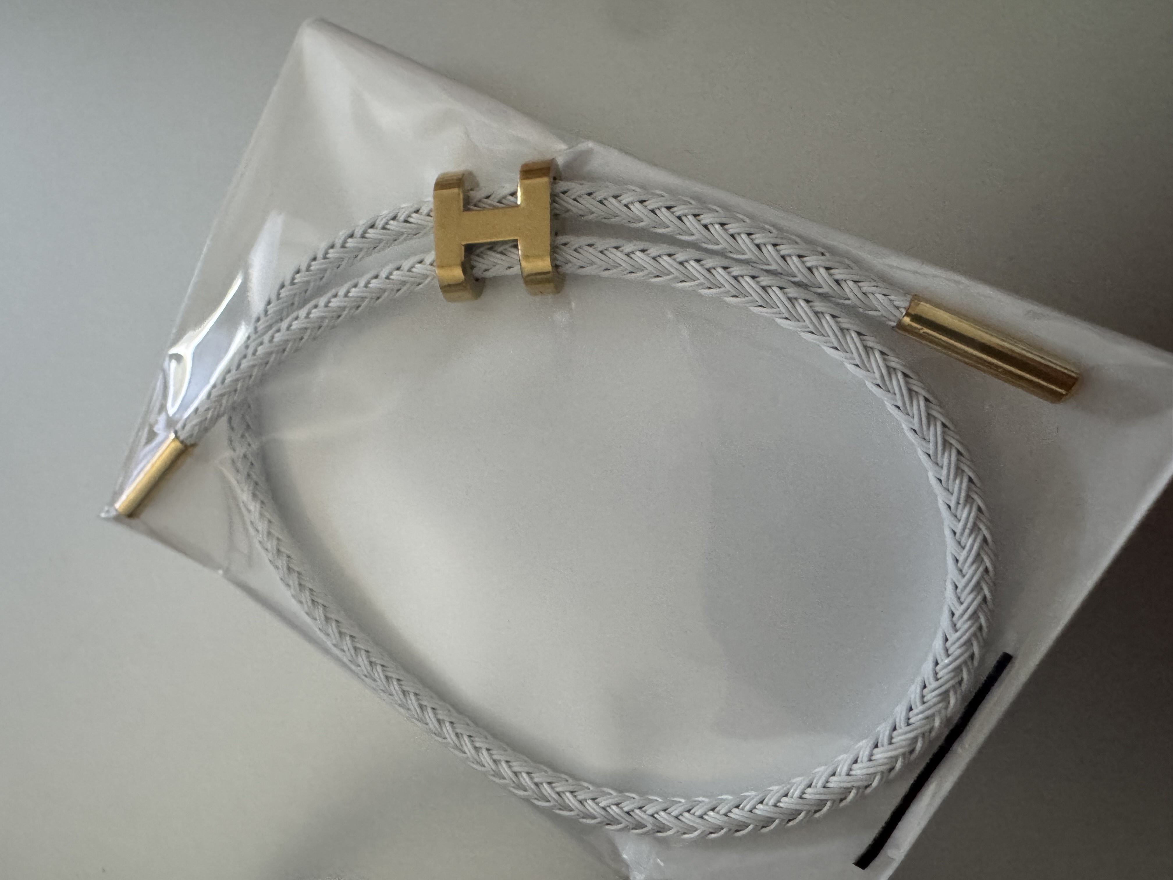 Ayollar soati va braslet nabori, Hermes braslet