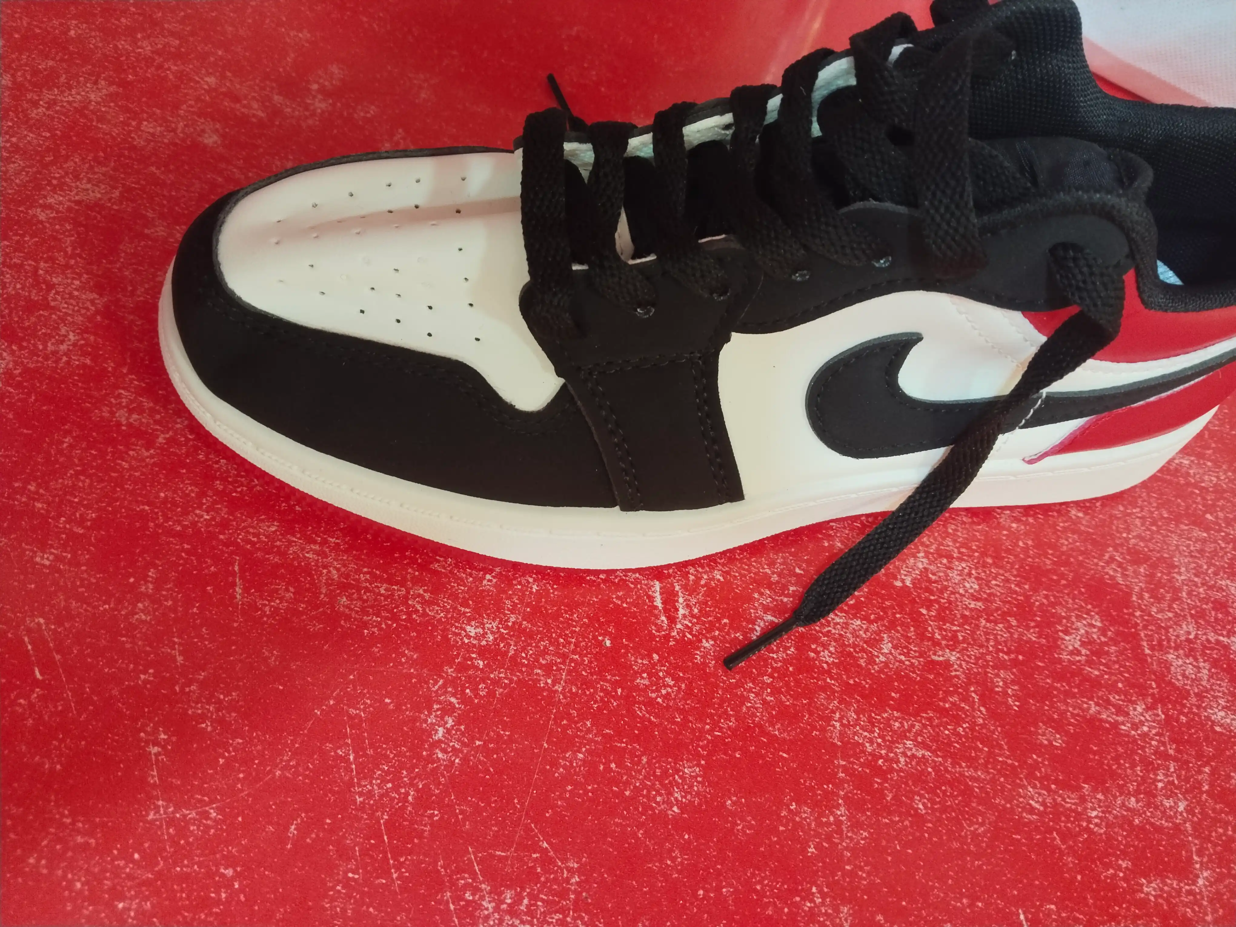 Kundalik krossovkalar, ayollar va erkaklar uchun krossovkalar NIKE JORDAN