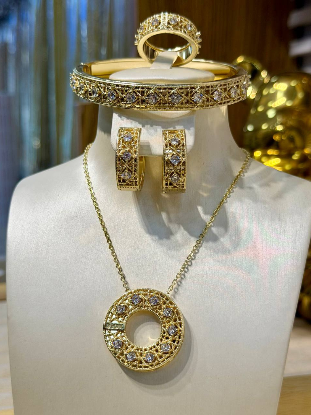 Комплект украшений, серьги, кольцо, браслет, цепочка, Messika Bvlgari, Vancleef - 