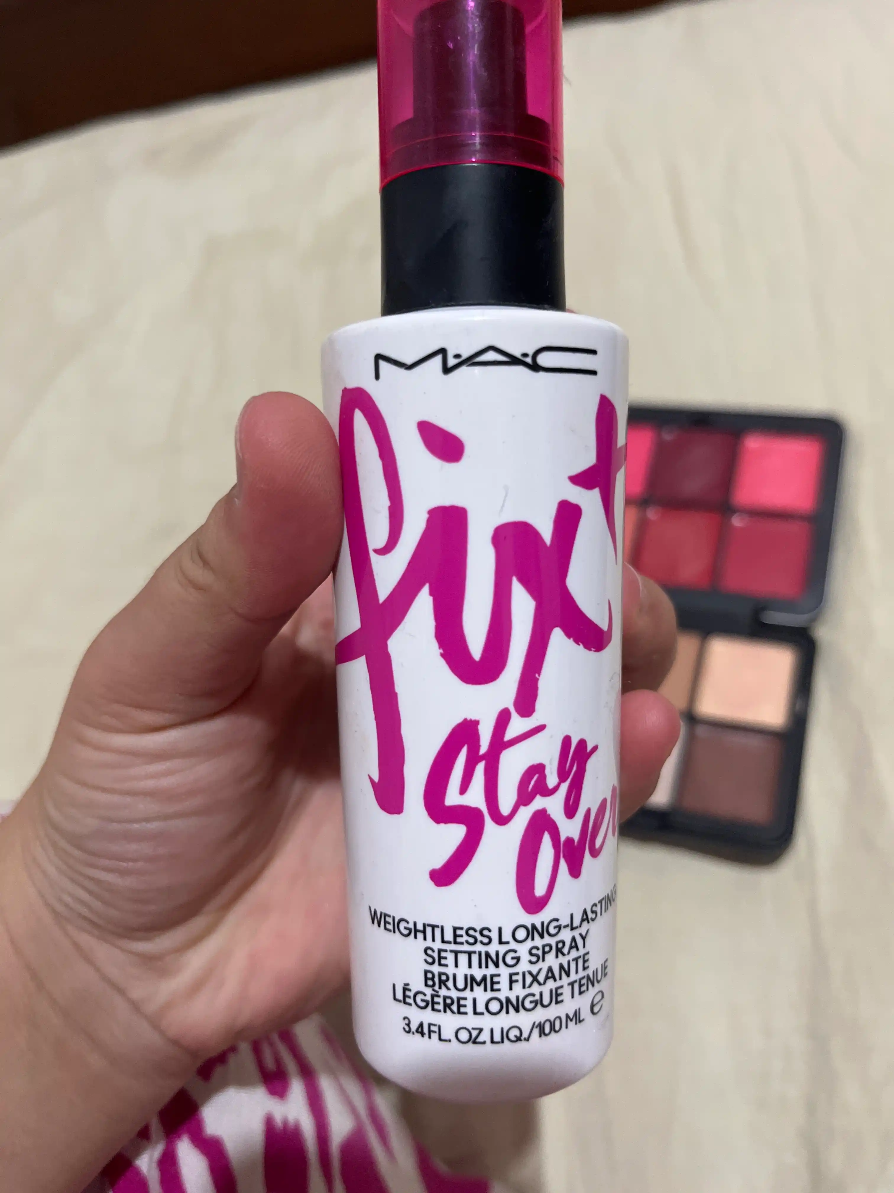 Фиксатор спрей для макияжа с защитой и увлажнением ,MAC Fix+ Stay Over, 100 мл