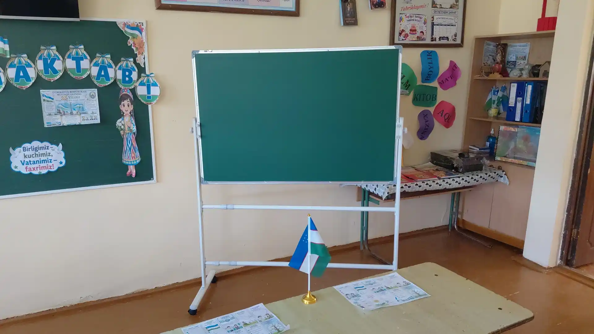 Doska 80*120 rolikli oyoqlari bilan