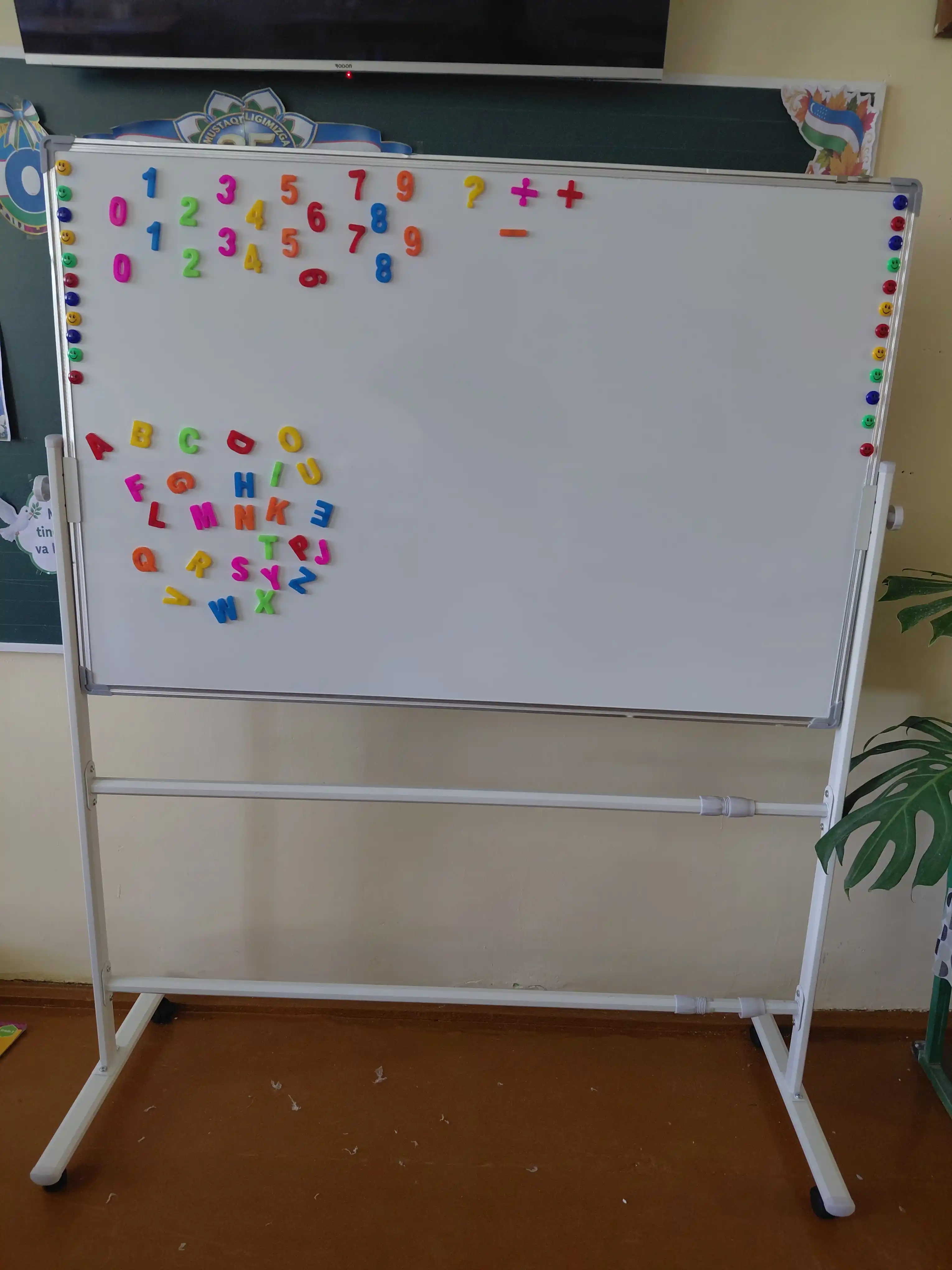 Doska 80*120 rolikli oyoqlari bilan