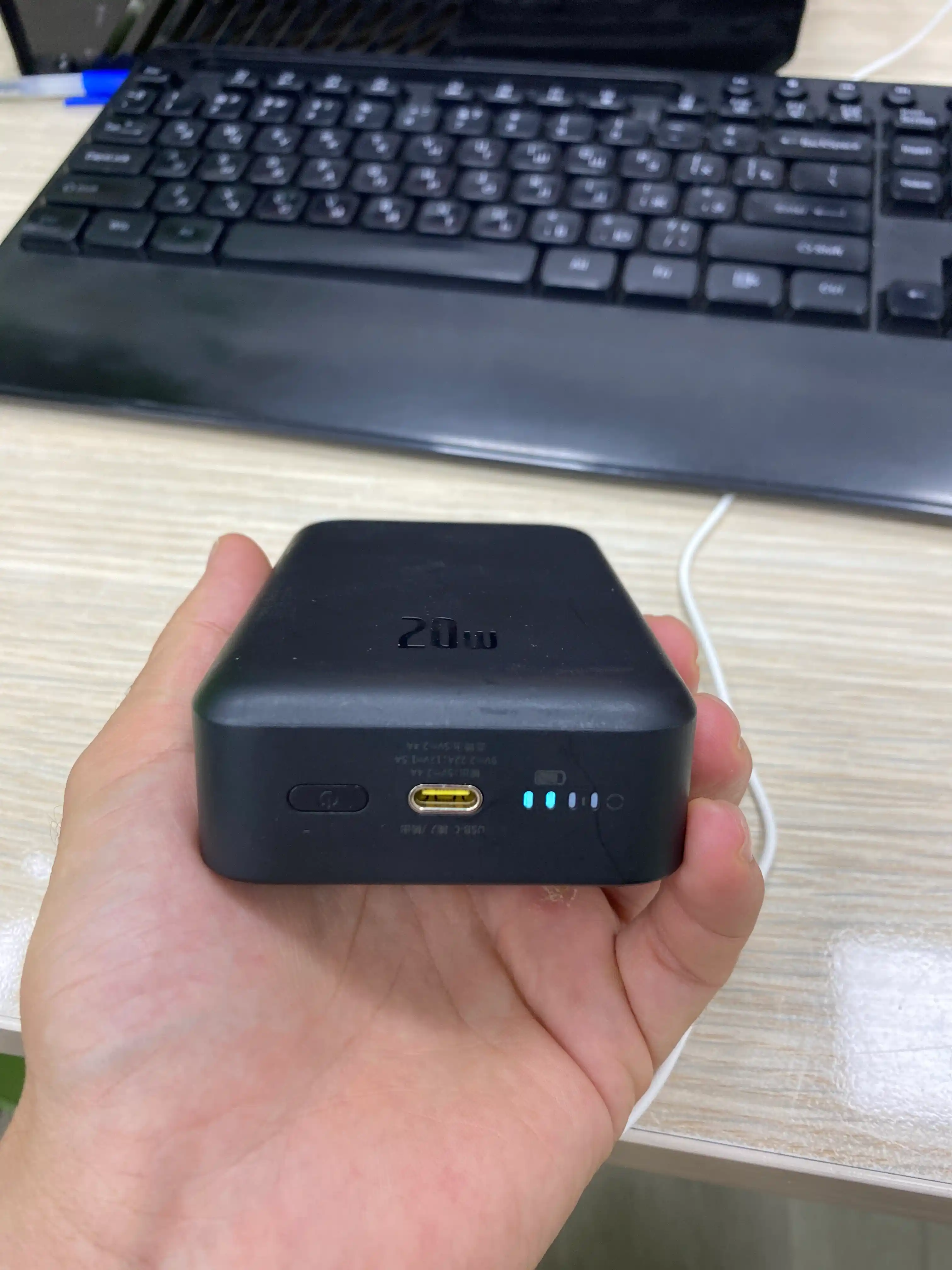 Baseus MagSafe tashqi akkumulyatori, 10000 mA/soat simsiz zaryadlash imkoniyati