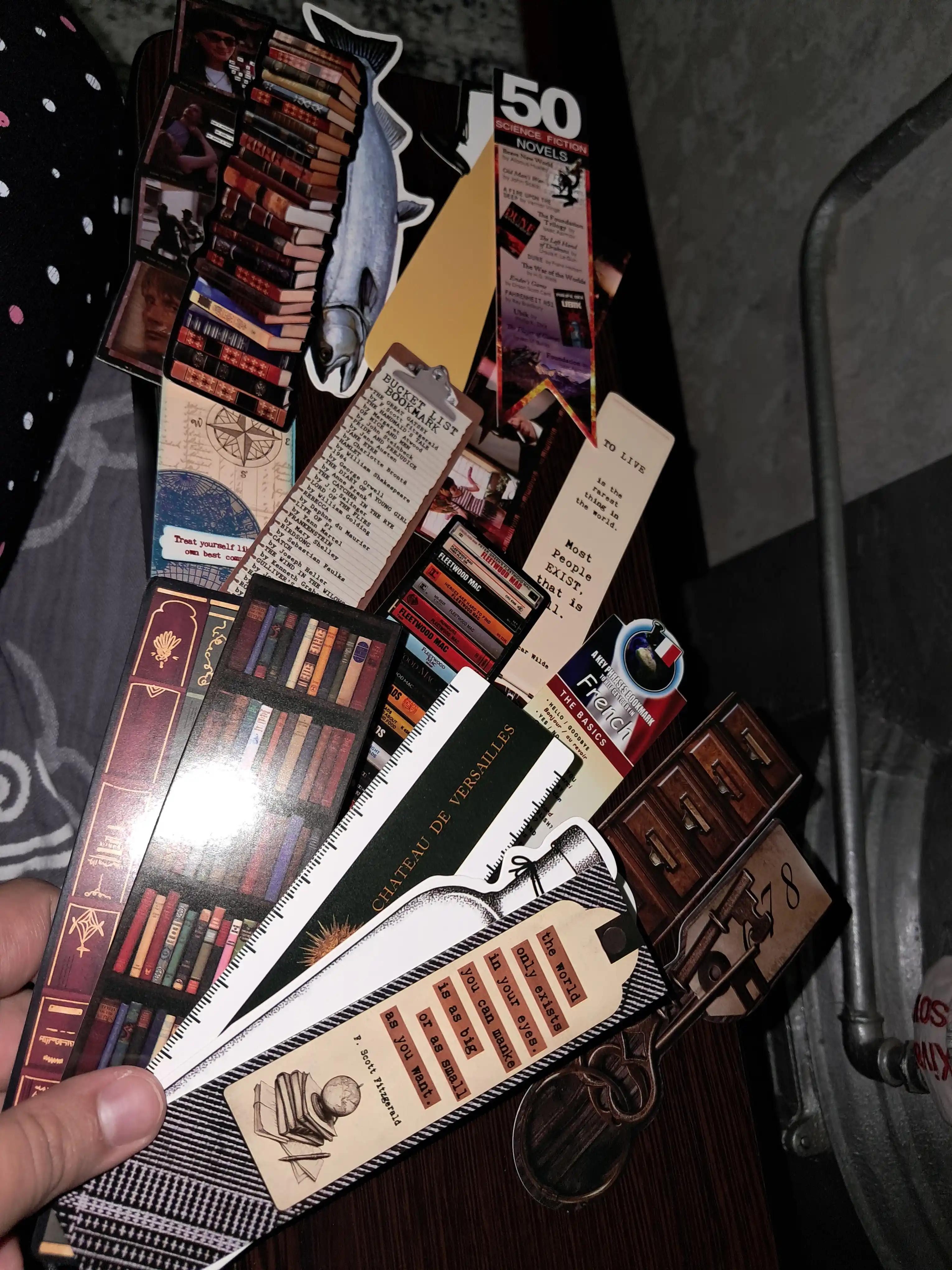 Картонные закладки для книг bookmark набор из 6 штук, разные дизайны, случайный выбор
