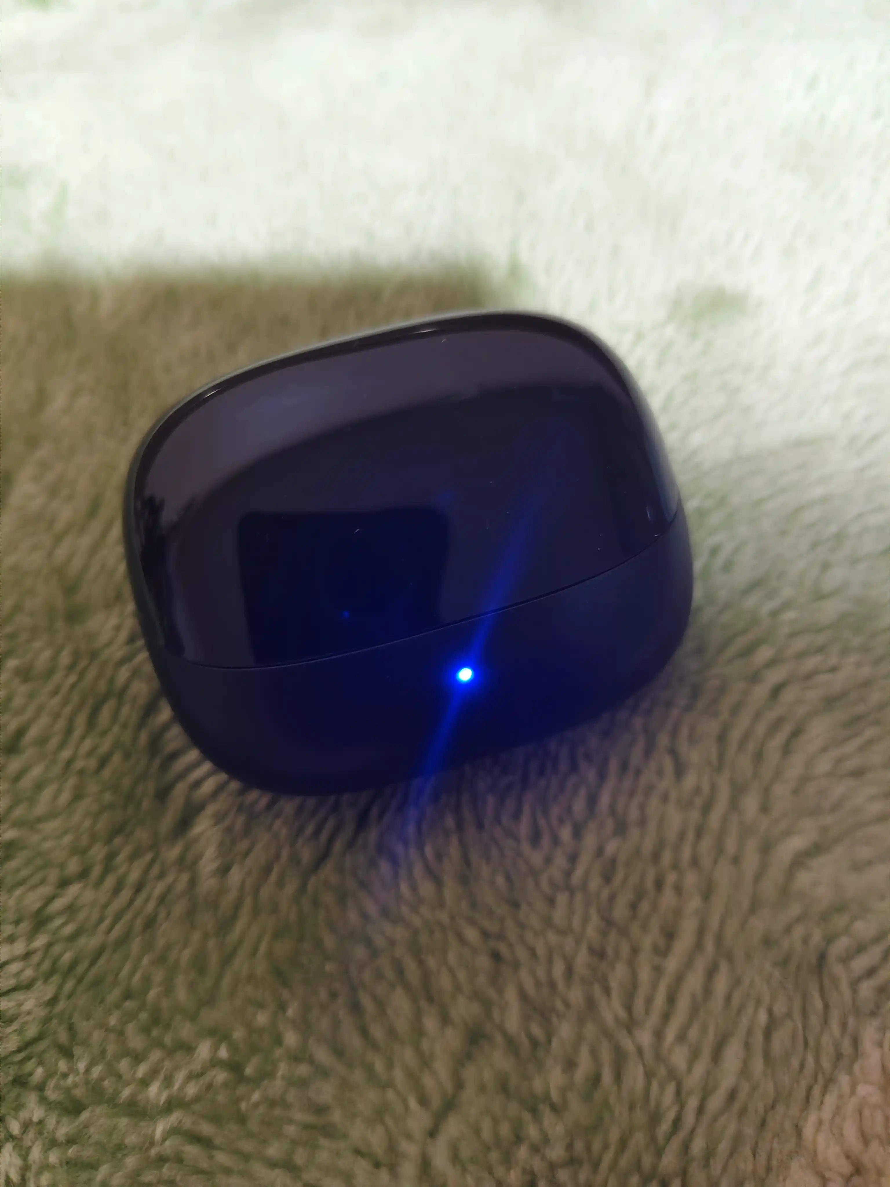 E100 TWS simsiz Bluetooth quloqchin, Bluetooth 5.3, zaryad qutisi bilan
