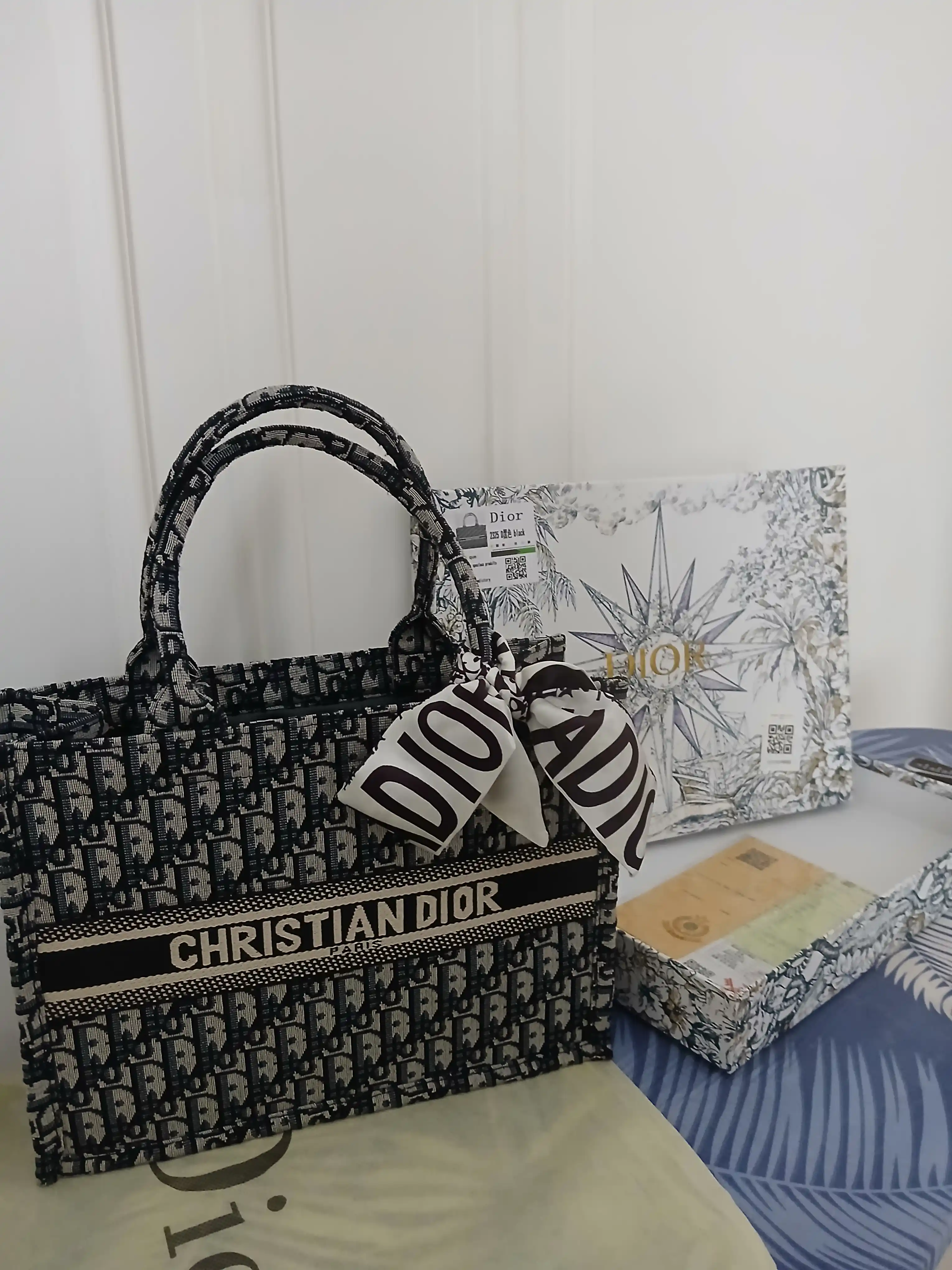 Christian Dior uslubidagi nafis ayollar sumkasi - premium dizayn