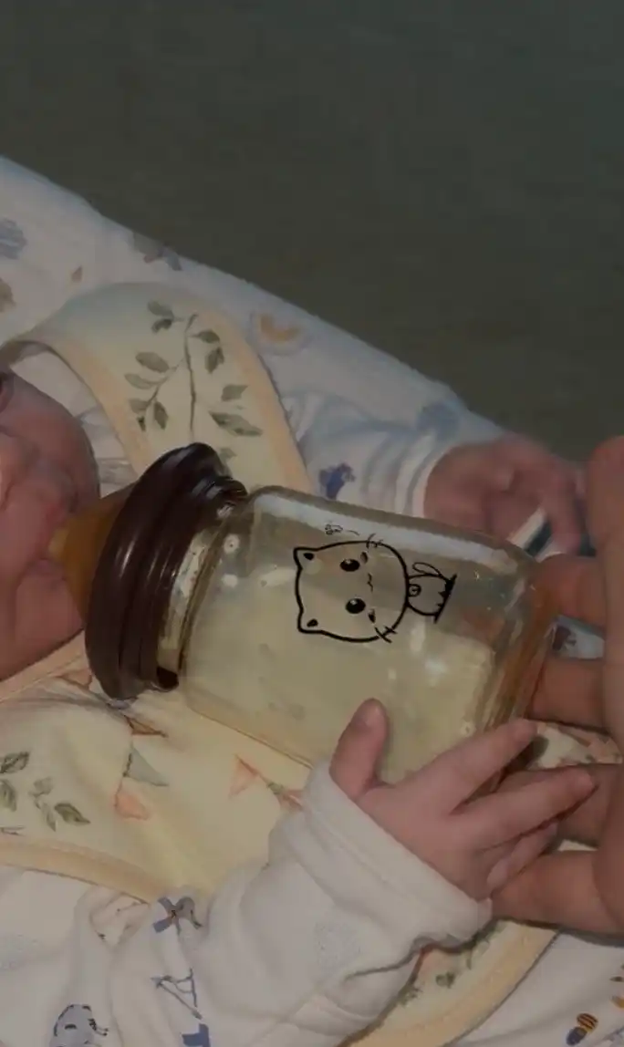 Bolalar uchun butilka akrildan, antikolik, trubkali va tutqichli, 300, 240 ml