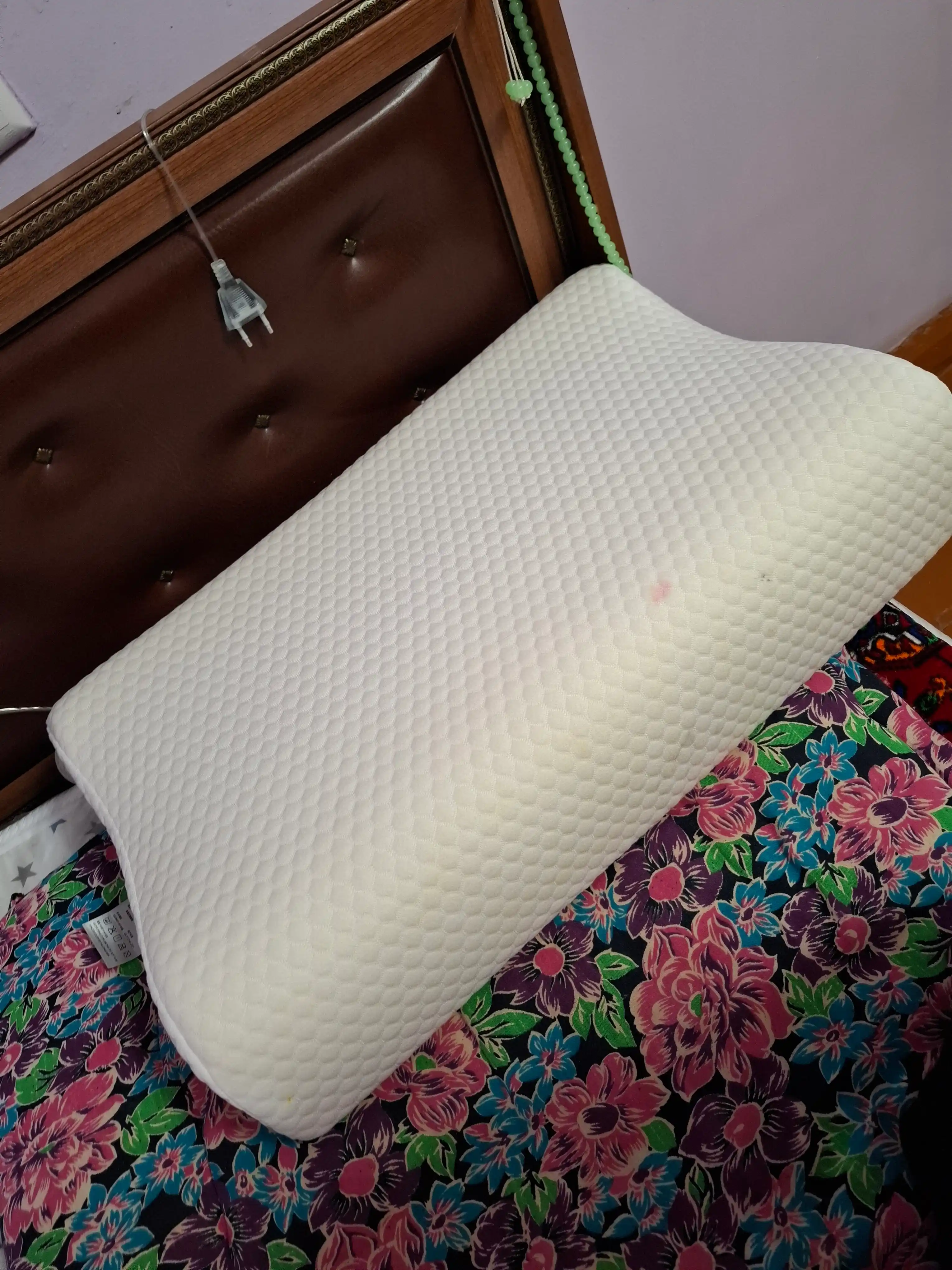 Xotira effektli ortopedik yostiq