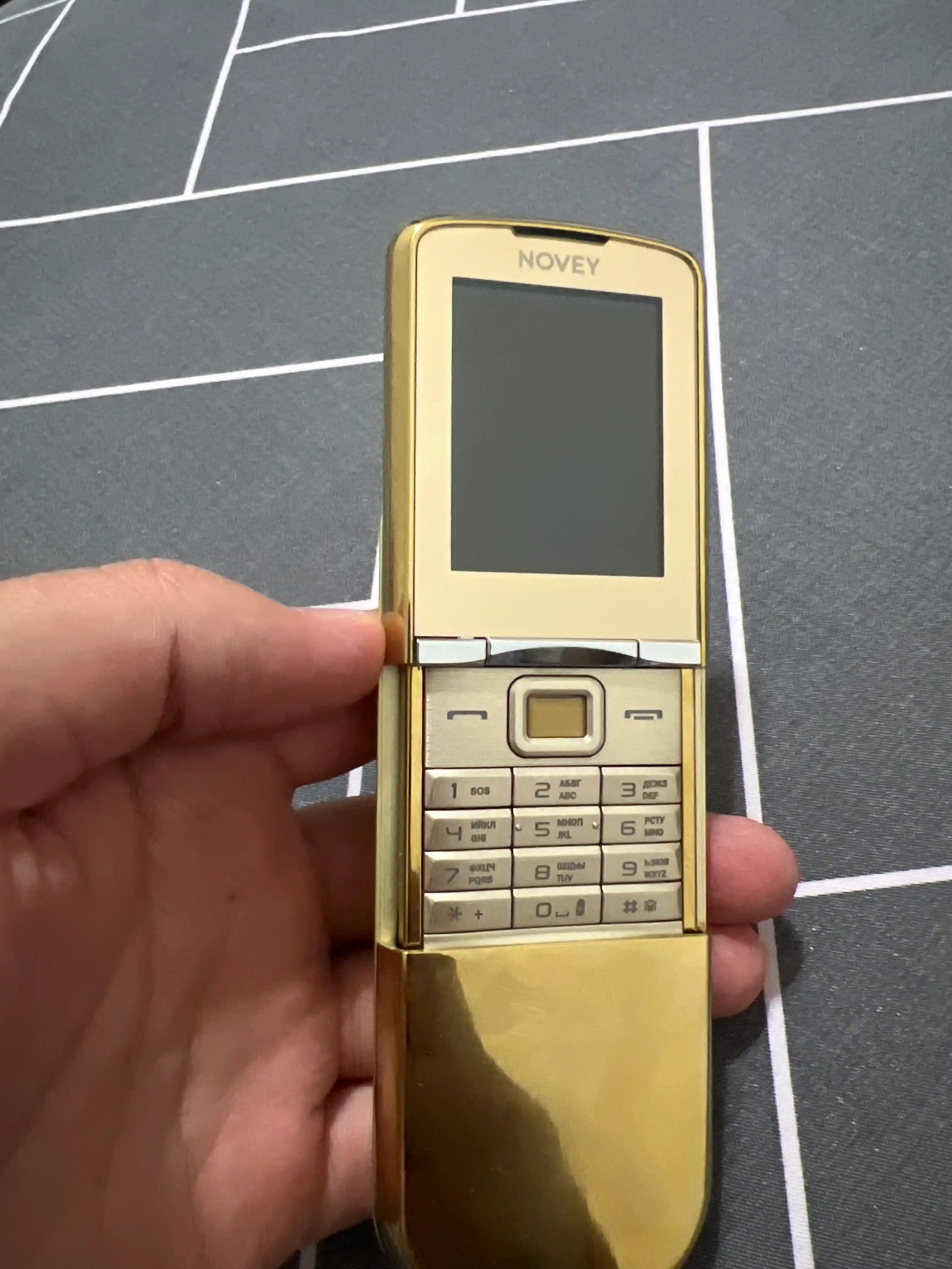 Кнопочный телефон NOVEY N880