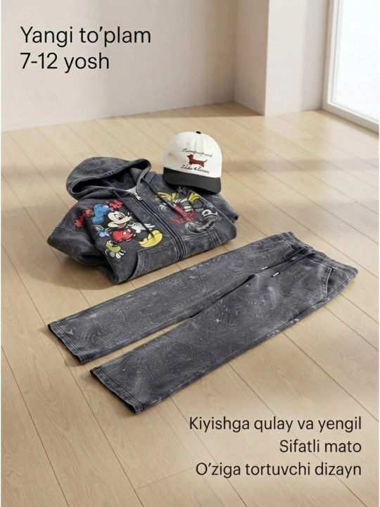 Qizlar uchun sport kostyumi