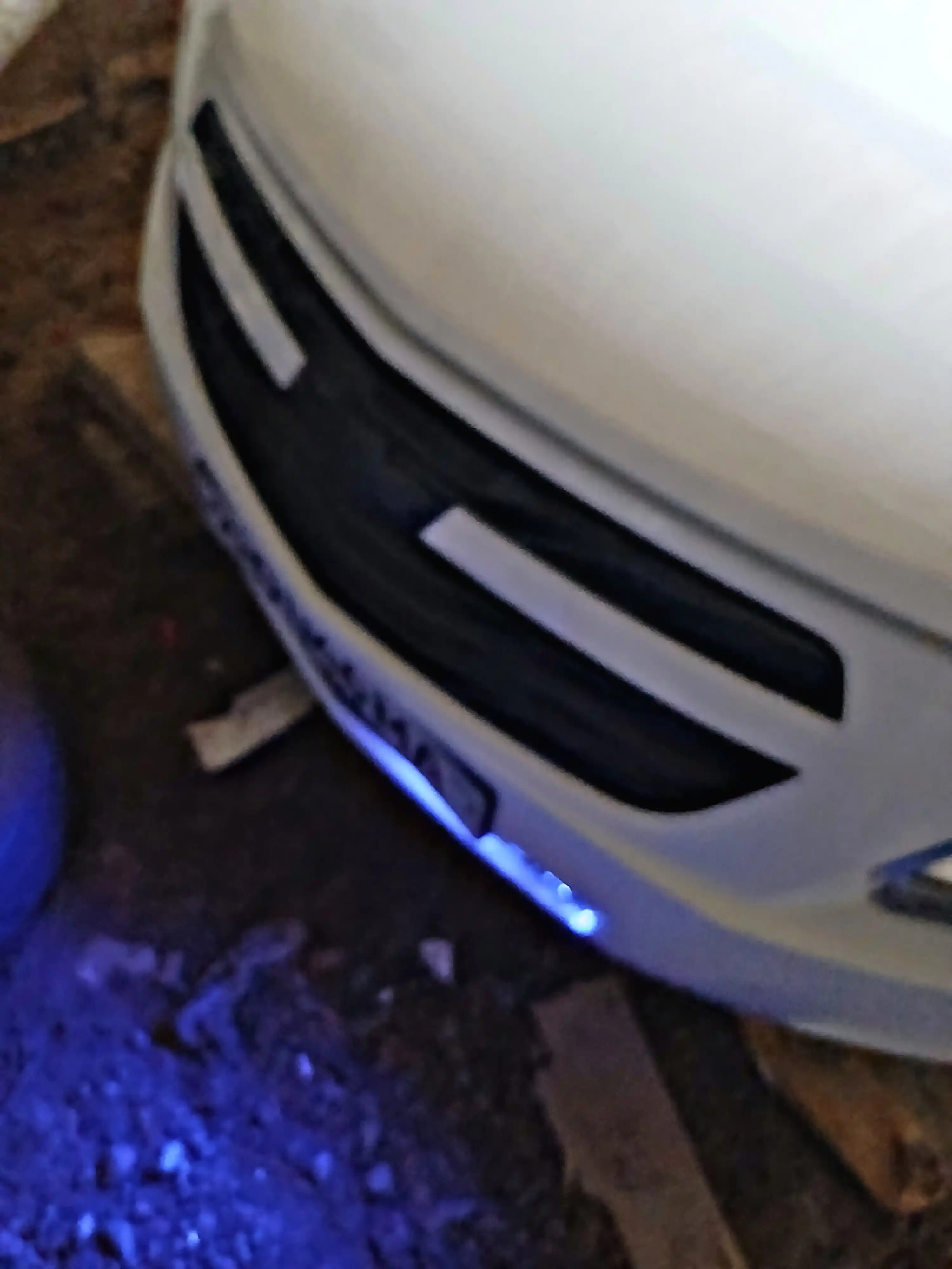 Avtomobil uchun LED stroboskop + ko‘k diodli lenta 2 dona