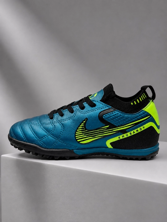 Bolalar uchun Nike Kusanov futbol butsasi, mini shipli, mashg‘ulot va o‘yin uchun, 27–32