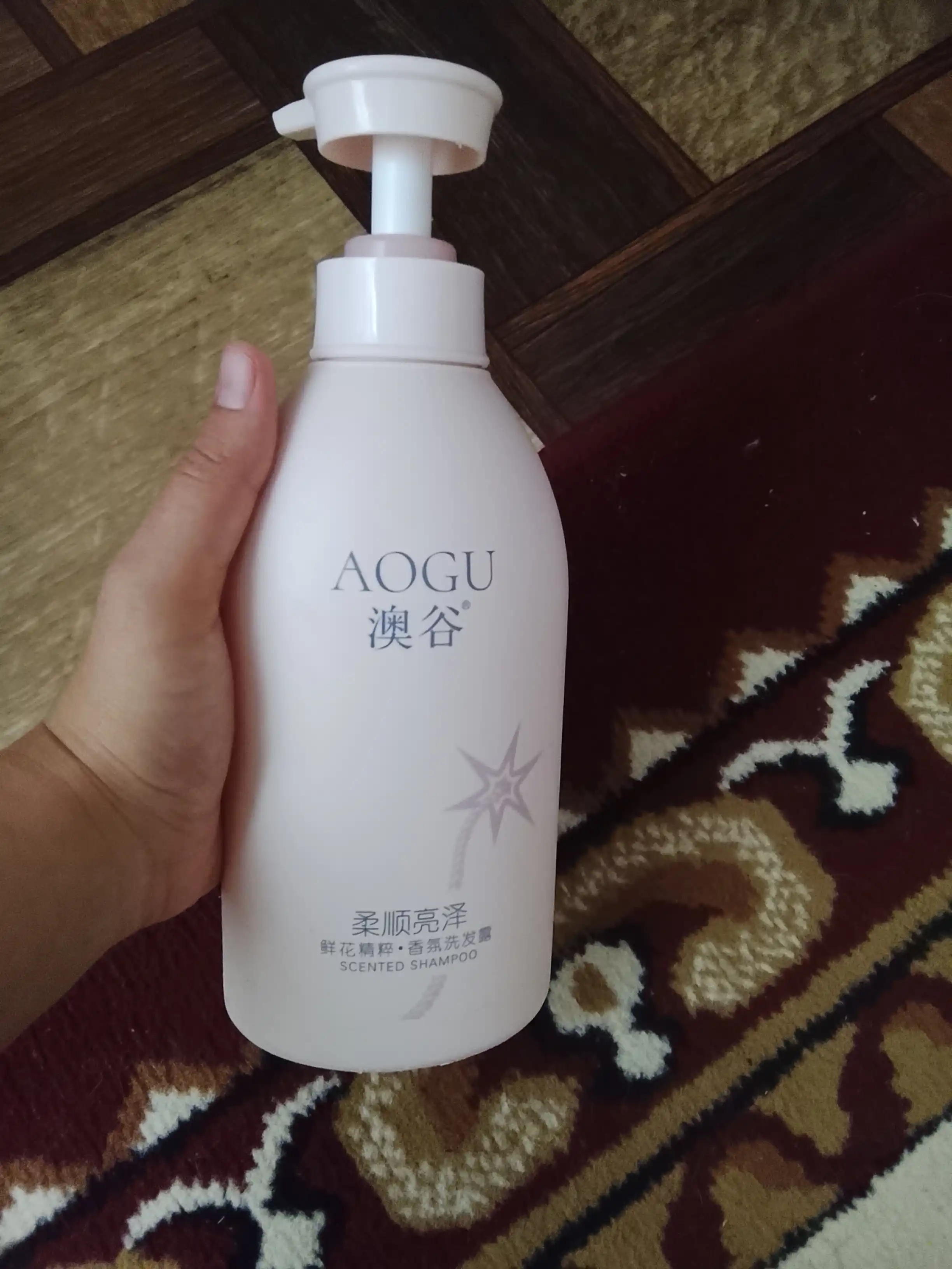Shampun Gulli aromat, qazg'oqqa va qichishishga qarshi, 72 soat davomida yangilik, 550 ml