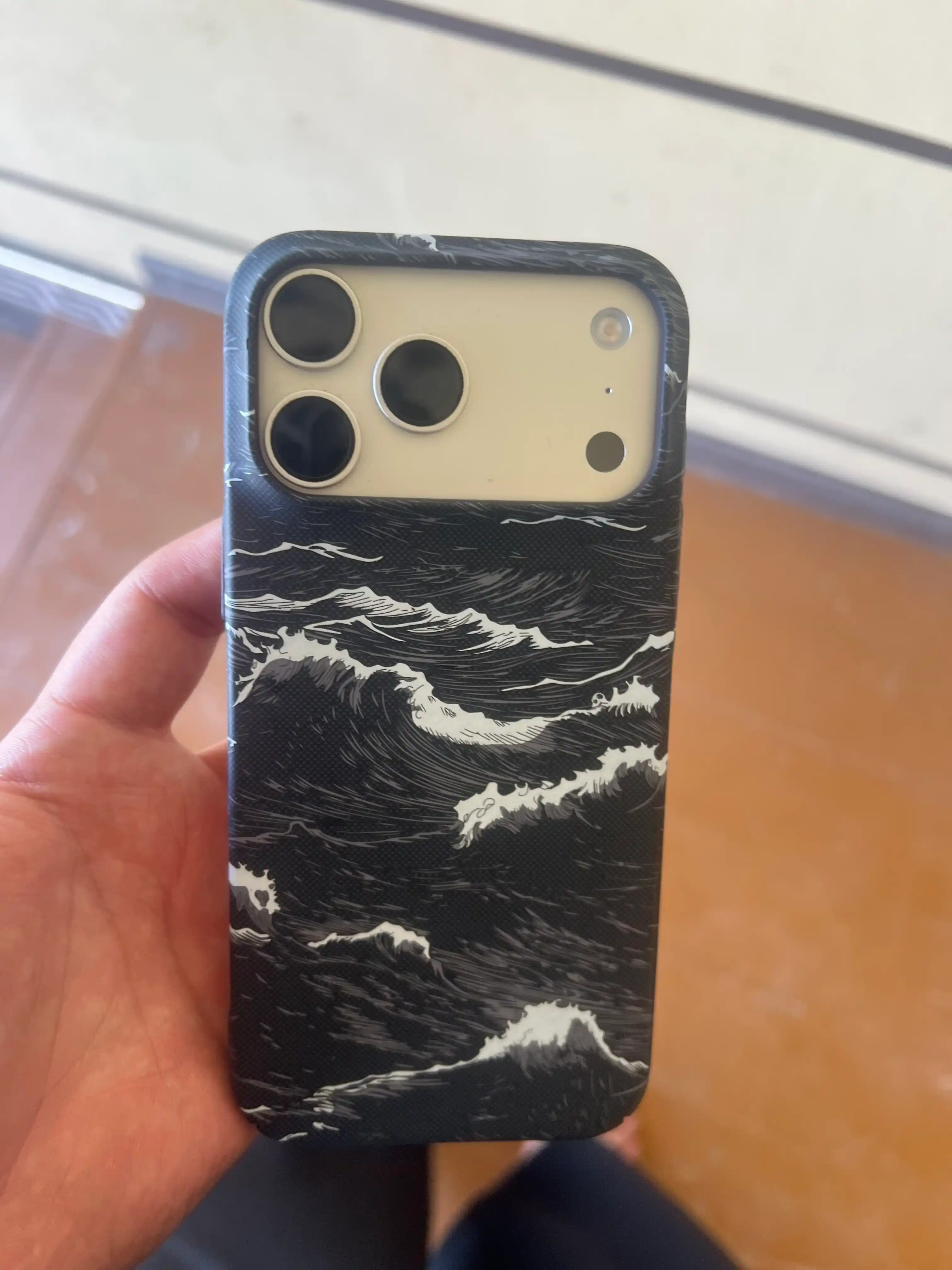IPhone X, XR, 11, 12, 13, 14, 15, 16, 17 Pro, Pro Max uchun qattiq karbon g‘ilof