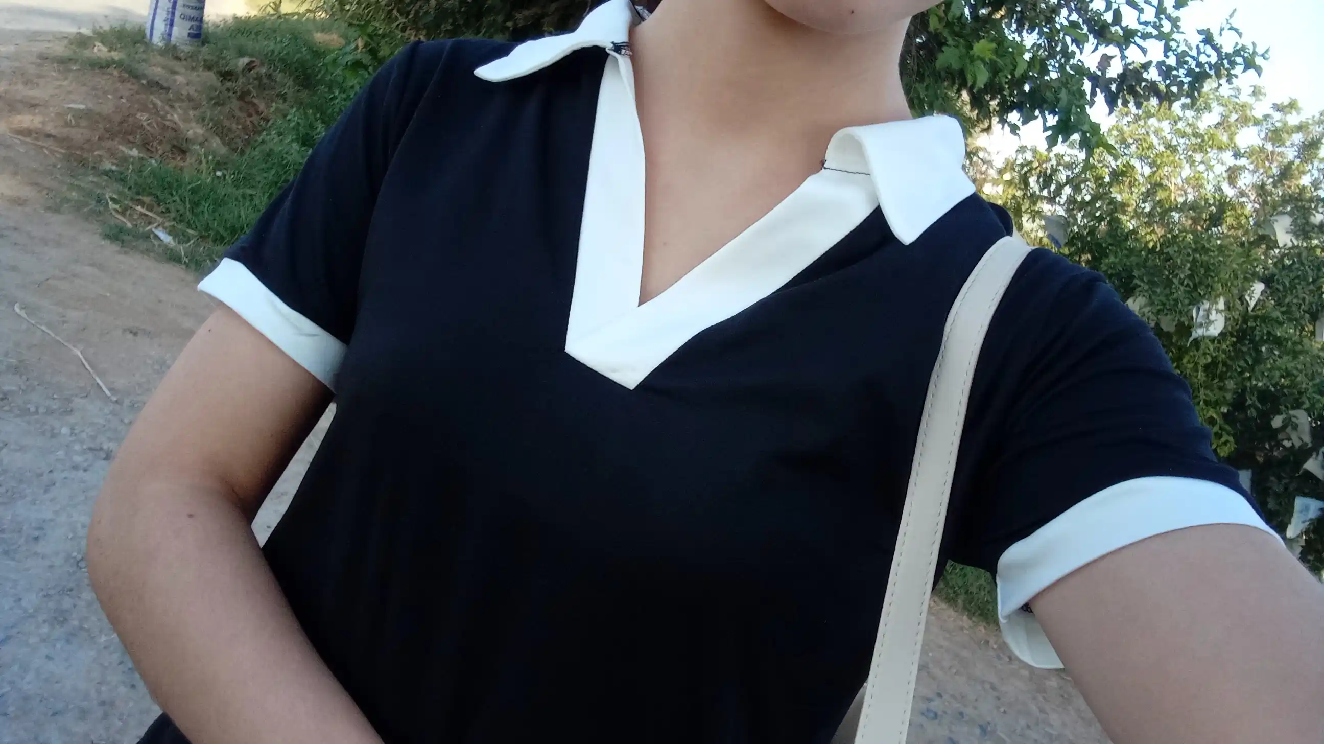Ayollar polo futbolkasi