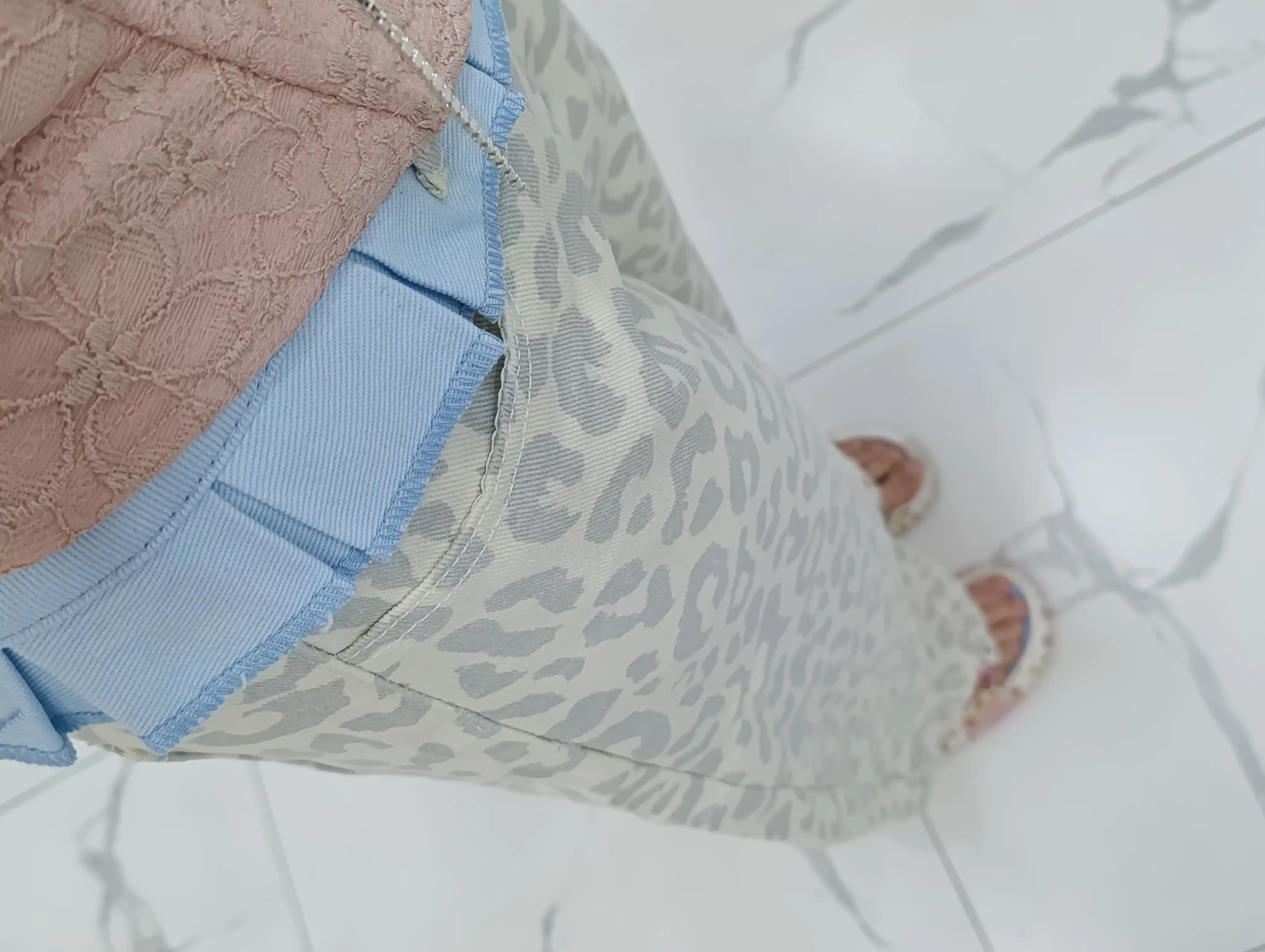 Retro American style uslubidagi leopard printli ayollar keng jinsi shimlari