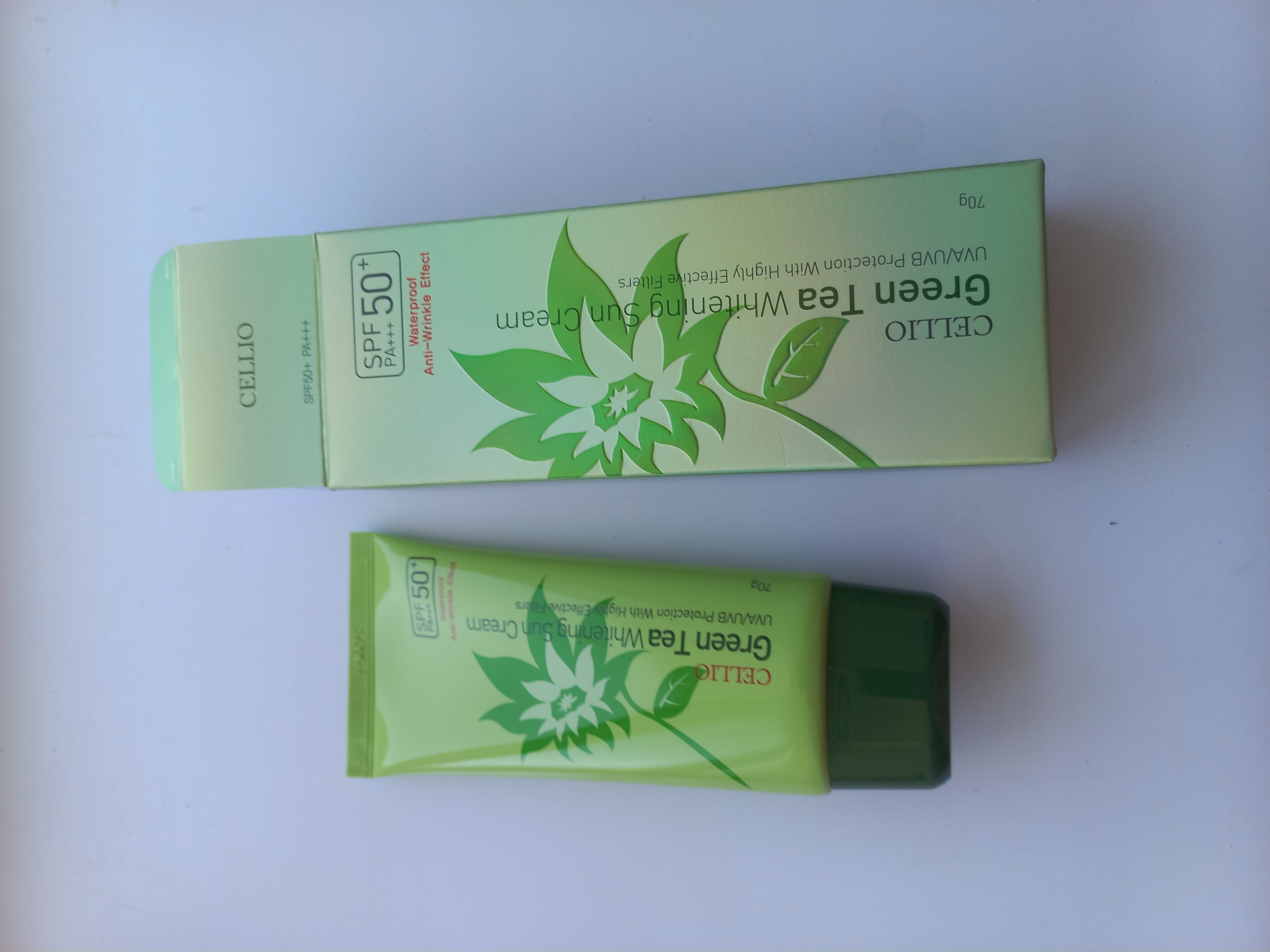 Yuz uchun namlantiruvchi va quyoshdan himoya qiluvchi krem, Dr.Cellio 98%, SPF 50+, Koreya