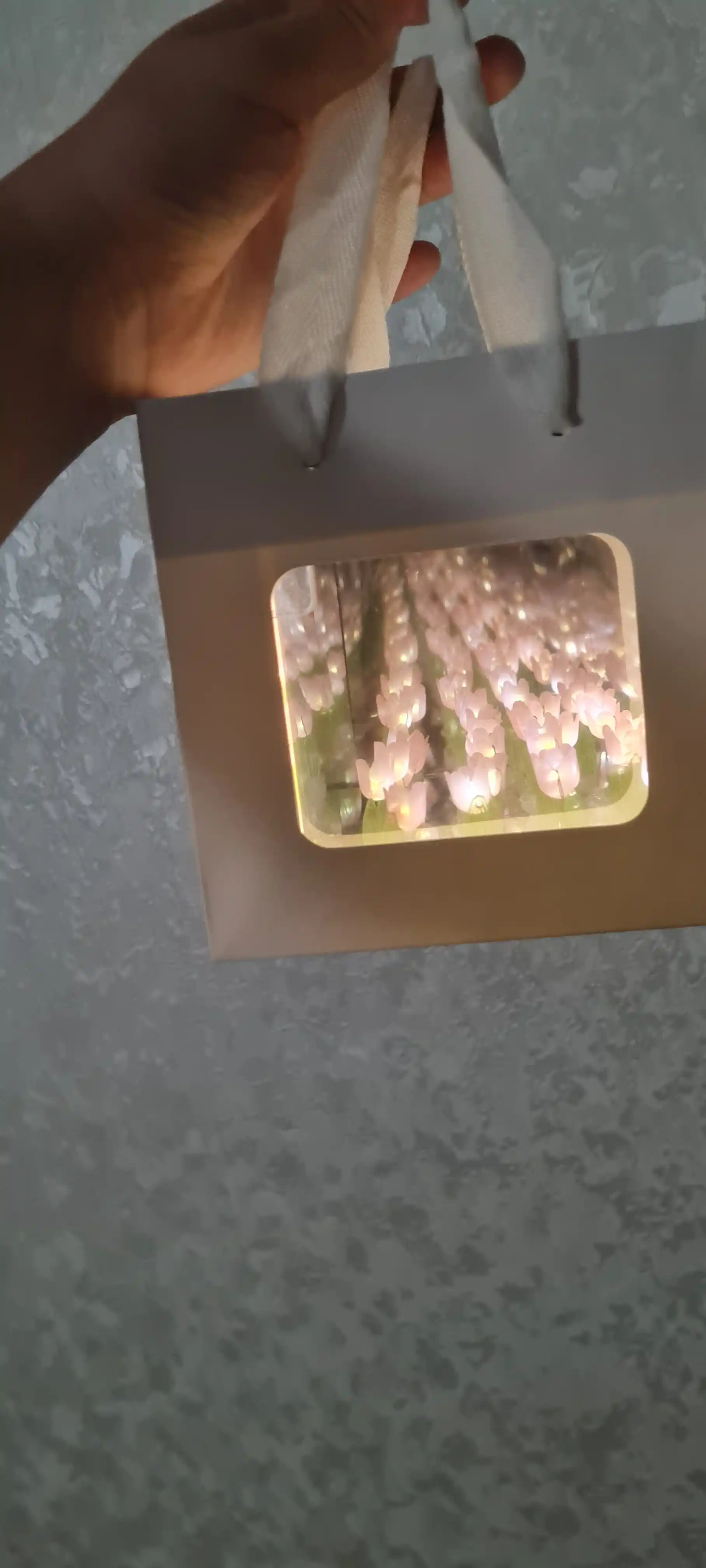 Chiroq kubi 3D LED cheksiz lolalar tungi yorug'lik oynasi bolalar uchun sovg'asi