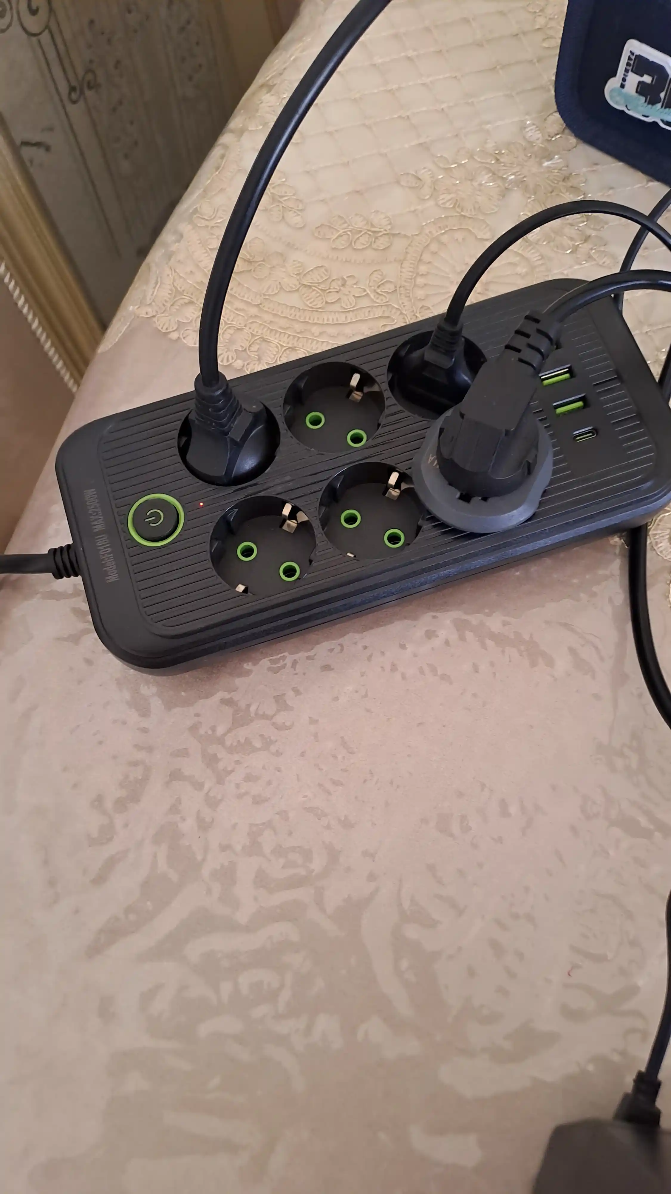 Elektr uzaytirgich, 2 metr, 3 ta USB port, Type-C, tarmoq filtri