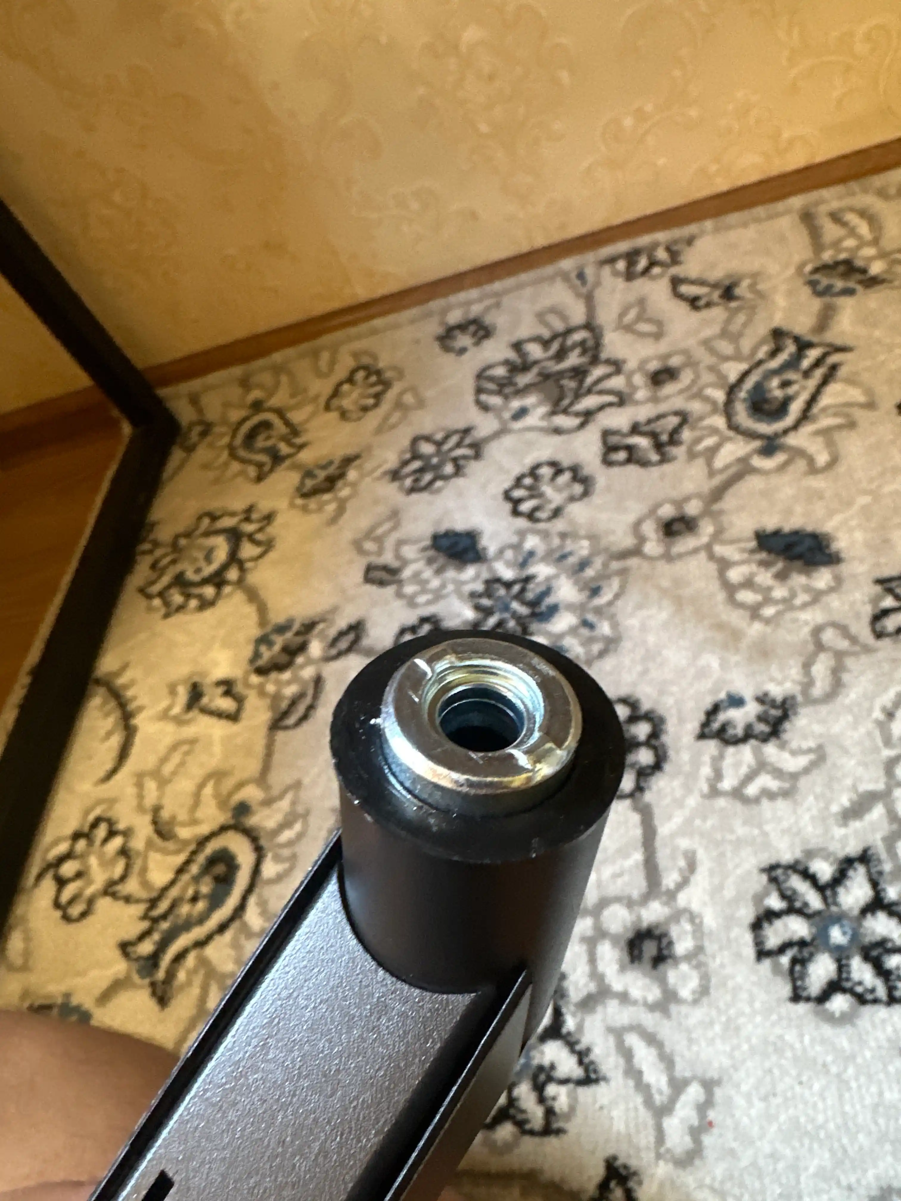 Monitorlar uchun kronshteyn, ekran diagonali 17 - 32, 10 kg F80