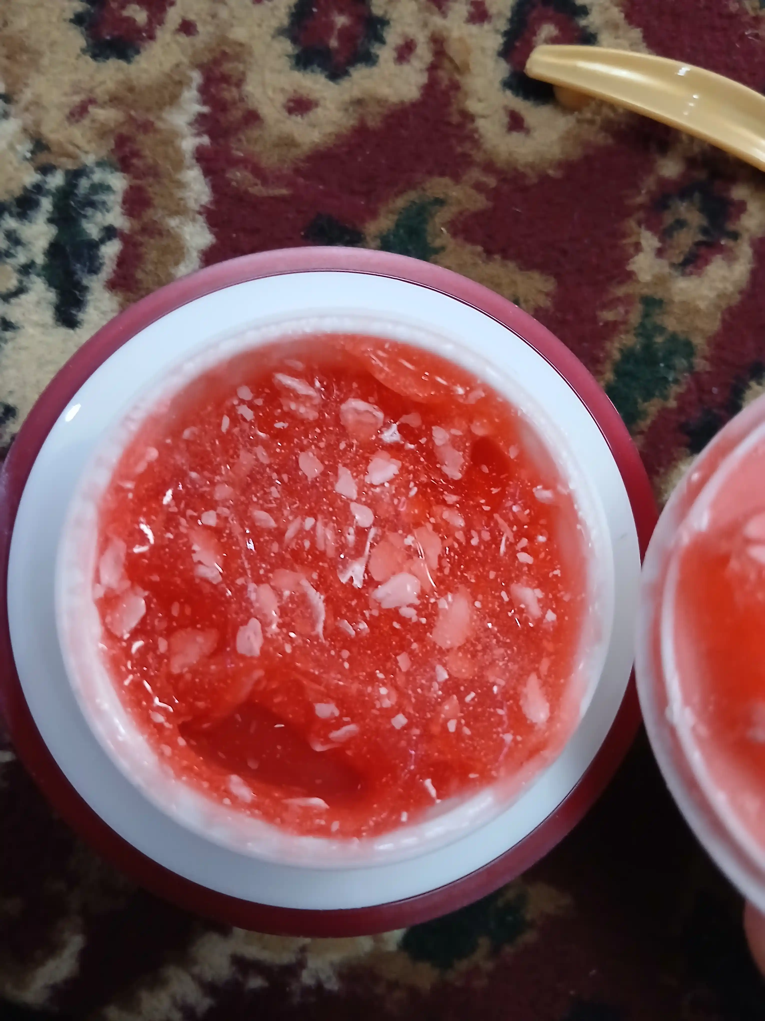 Oqartiruvchi va oziqlantiruvchi yuz kremi “Ajdarho qoni”, 50 g