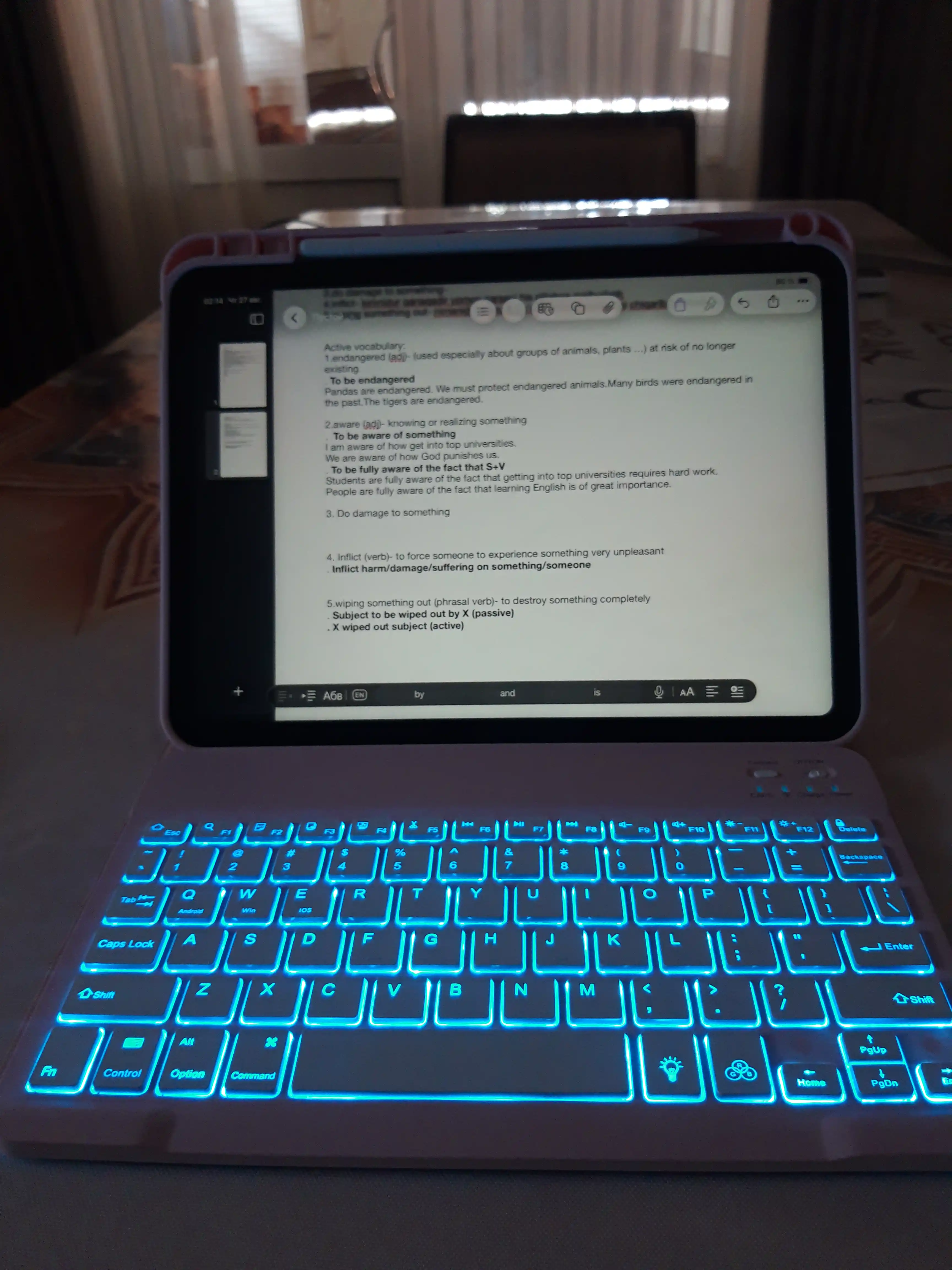 Ajraladigan klaviatura va qoplama to‘plami iPad A16 11 va 10-avlod uchun