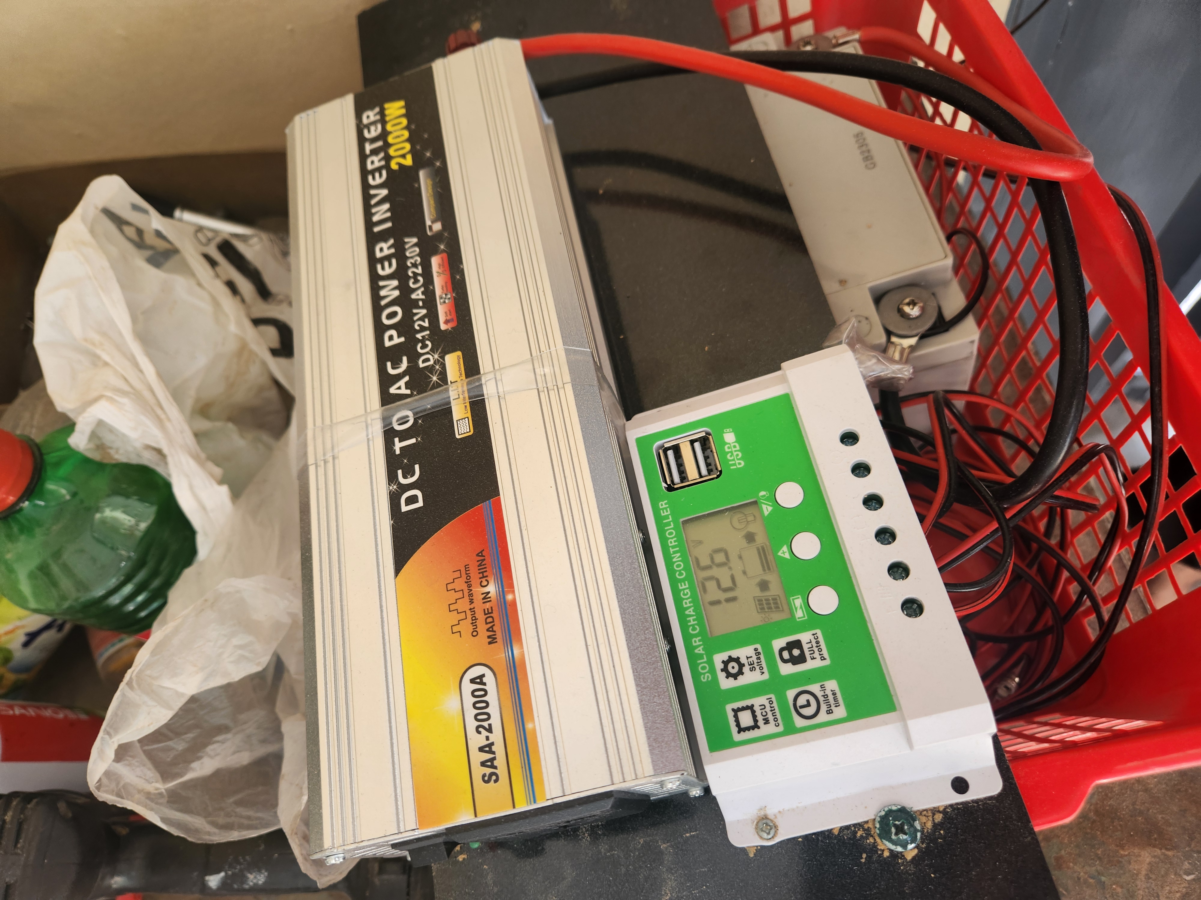 Smart inverter, LCD 12, 24V, 220V, Quyosh panellari va batareyalar uchun