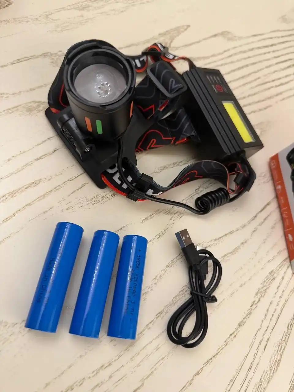 Powerbank funksiyali, orqa chiroqli boshga taqiladigan fonar, 7 ta rejim