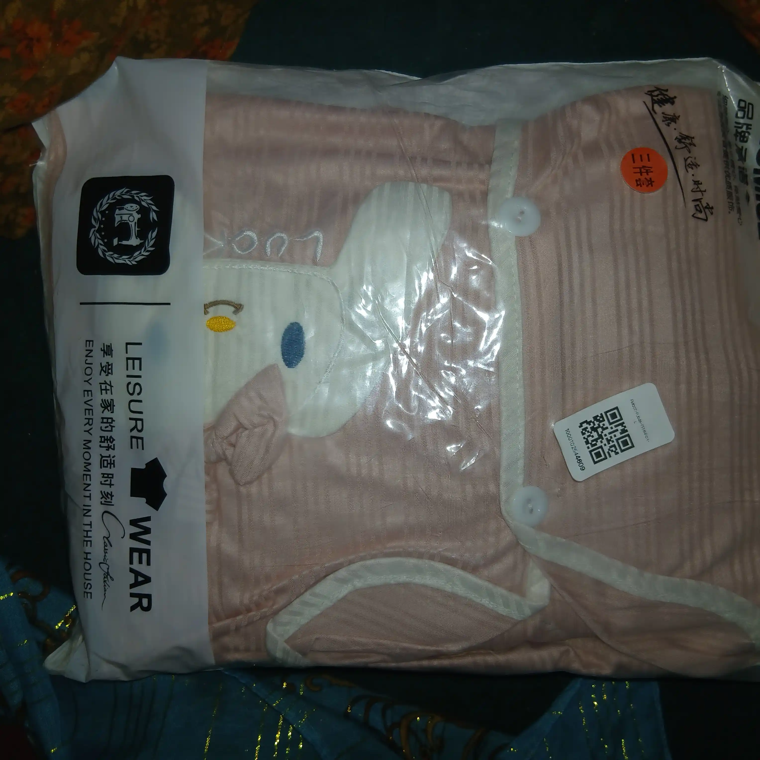 Ayollar pijamasi komplekt 3 tasi 1, ko‘ylak, shortik va shim, 4 rang, M-XL