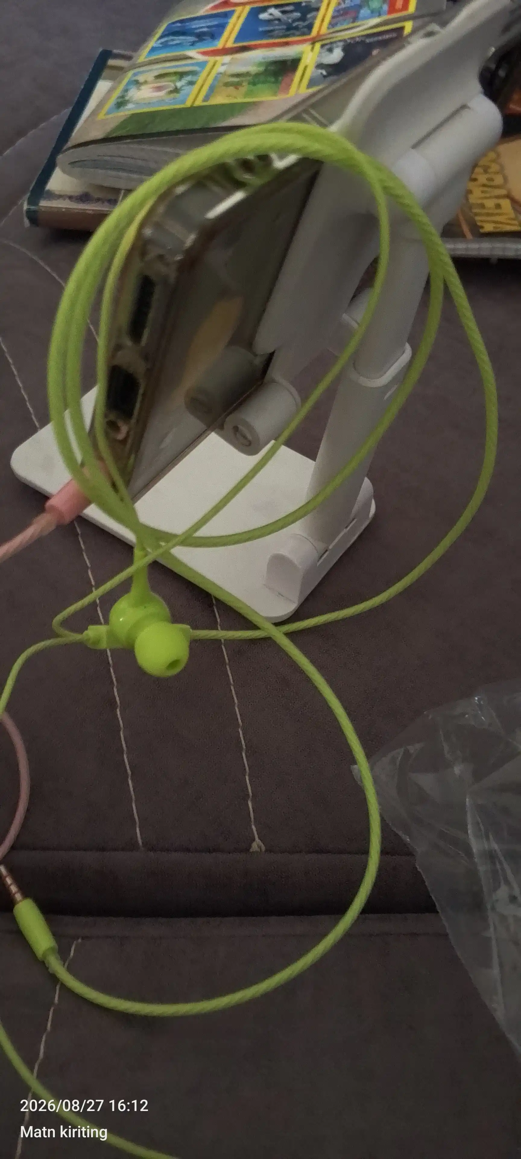 Simli quloqchin KIN K28, mikrofonli, 3.5mm jack, 10mm dinamik, 1.3m kabel