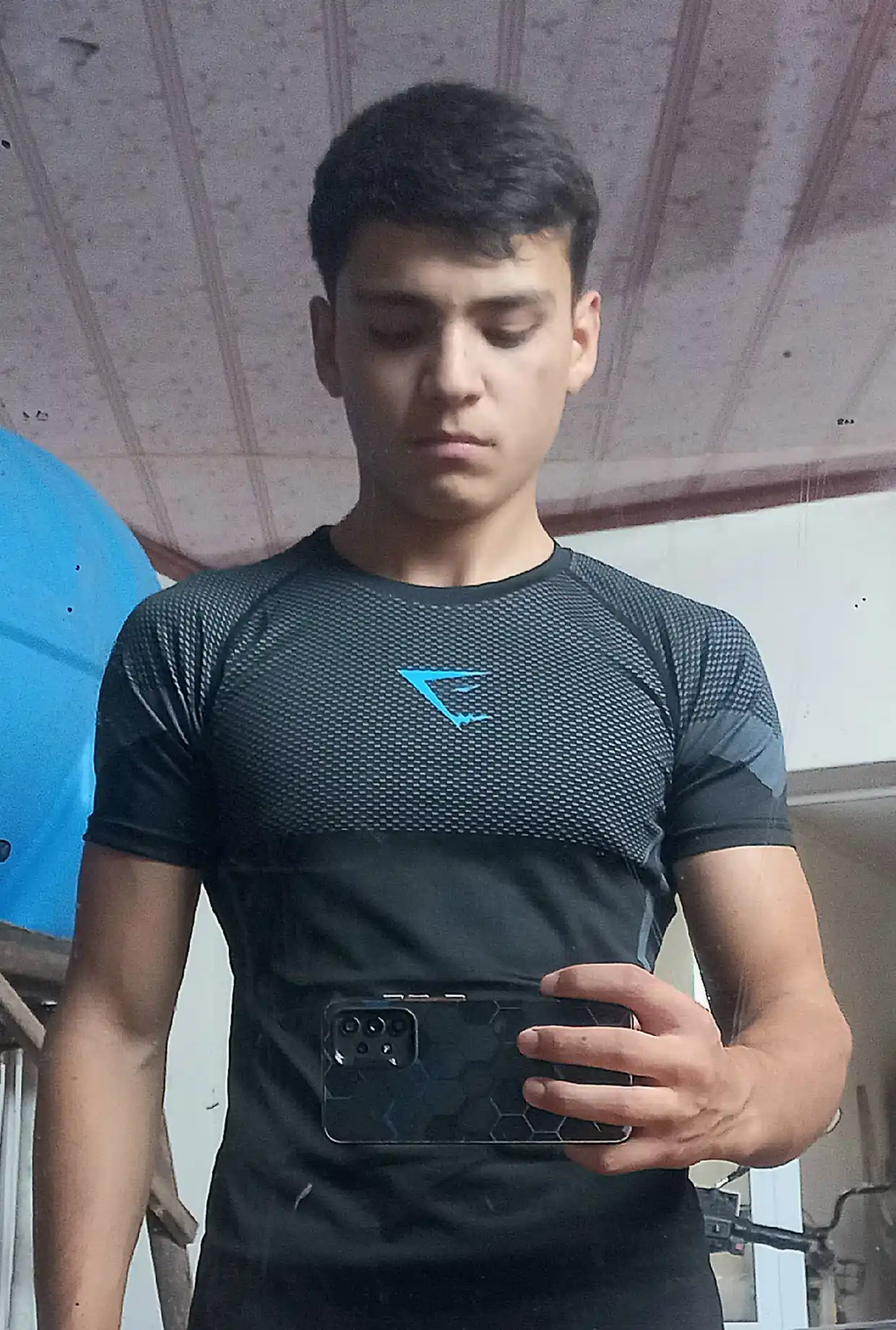 Gym Shark uslubidagi kompression futbolka - rashgard, sport, erkaklar uchun, fitnes uchun