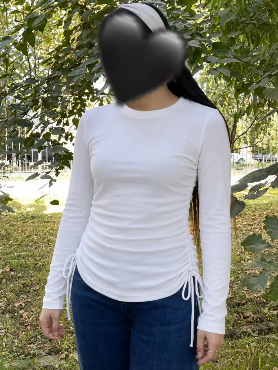 Ayollar koftasi, yon shnurli