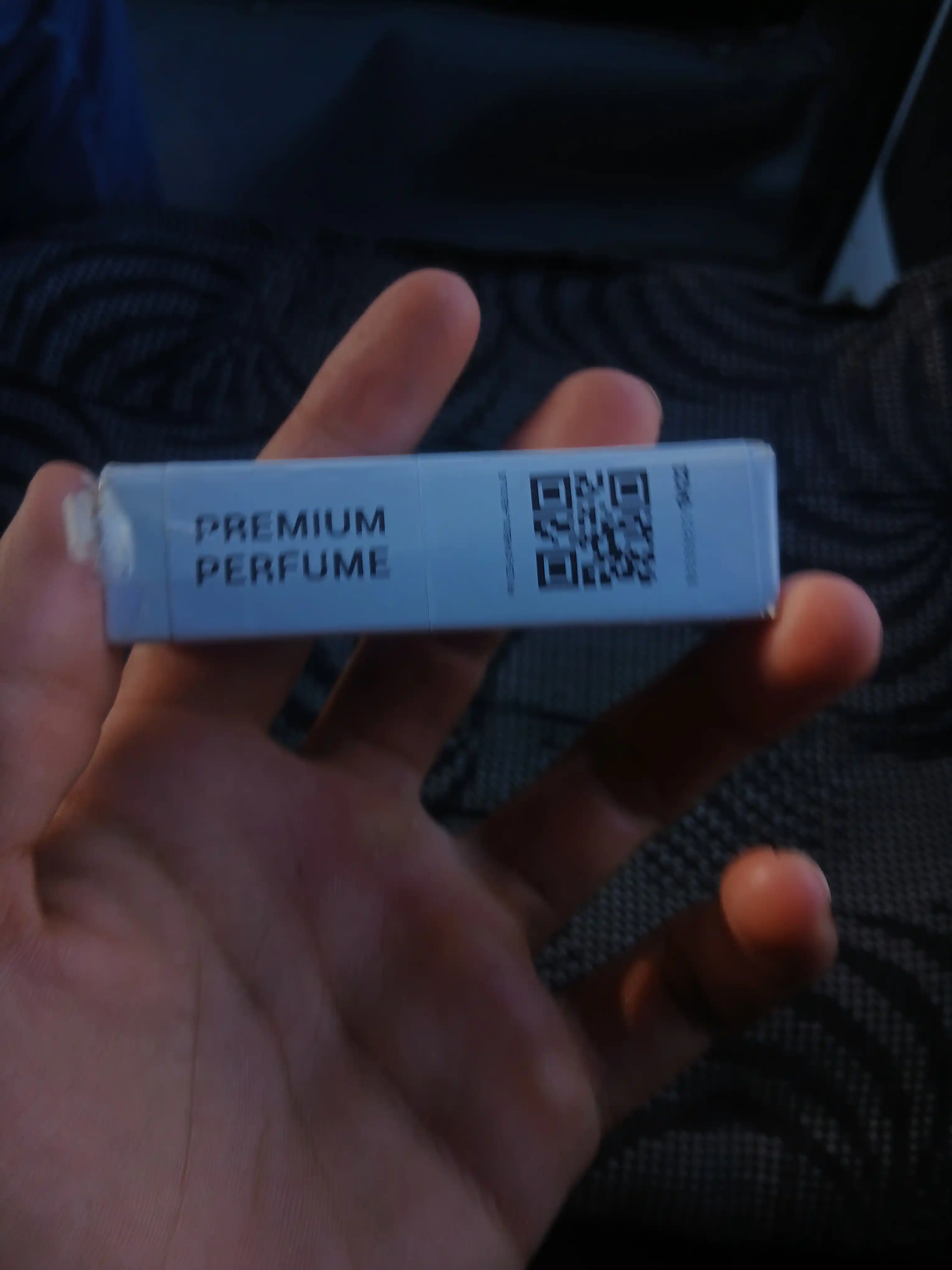 Parfyumlangan suv Creed Absolu Aventus, erkaklar uchun