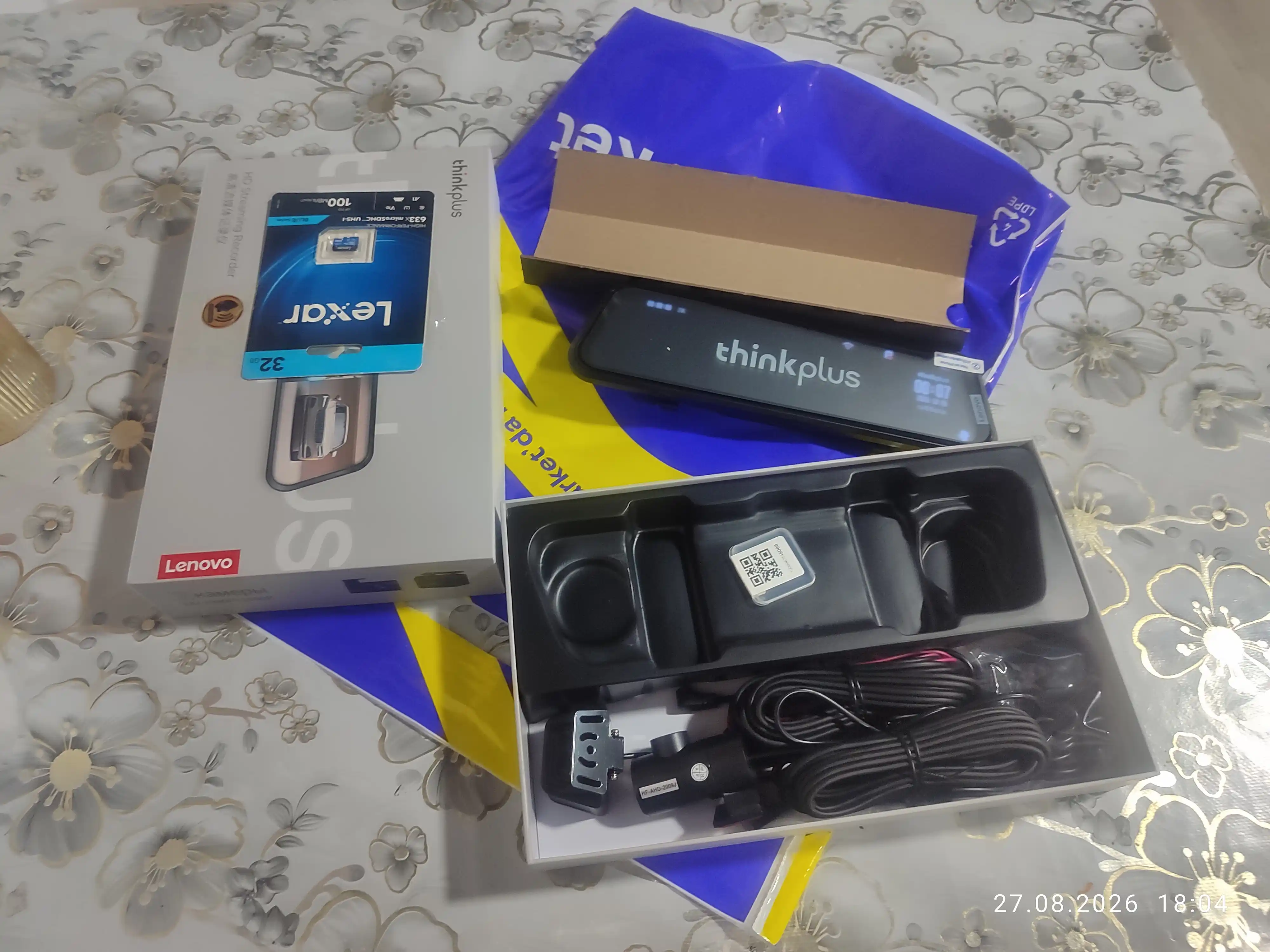 Видеорегистратор Lenovo, 3 камеры, Wi-Fi мониторинг, ночной режим и парковочный режим