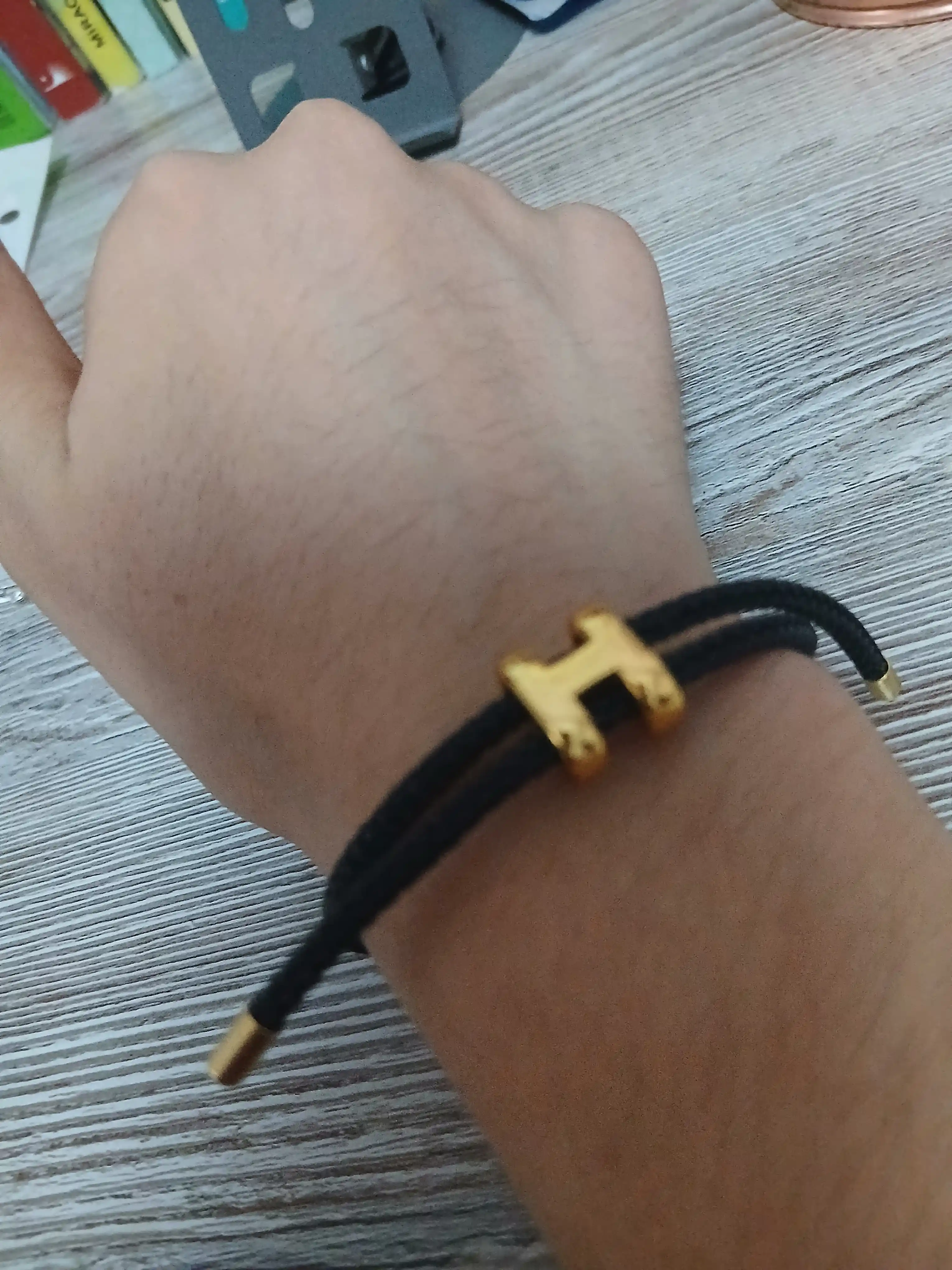 Элегантный и современный браслет Hermès