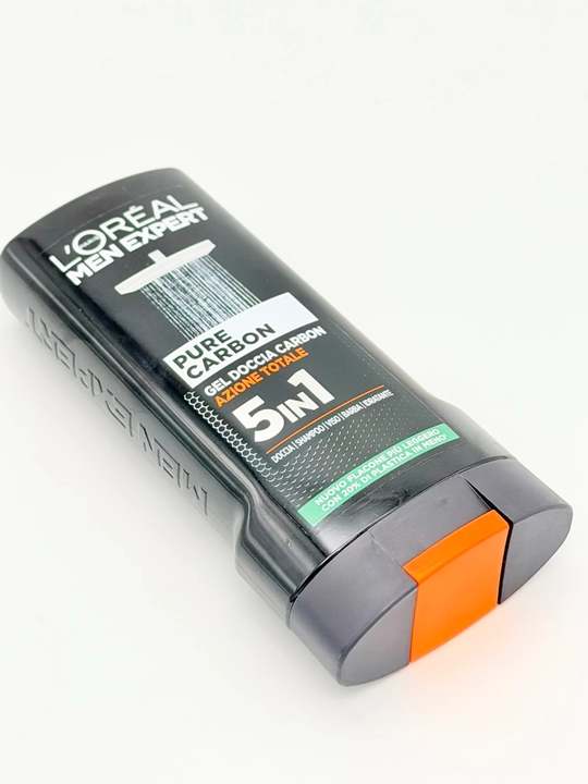 Гель для душа L'oreal Men Expert для мужчин, очищает и увлажняет кожу, 300 мл
