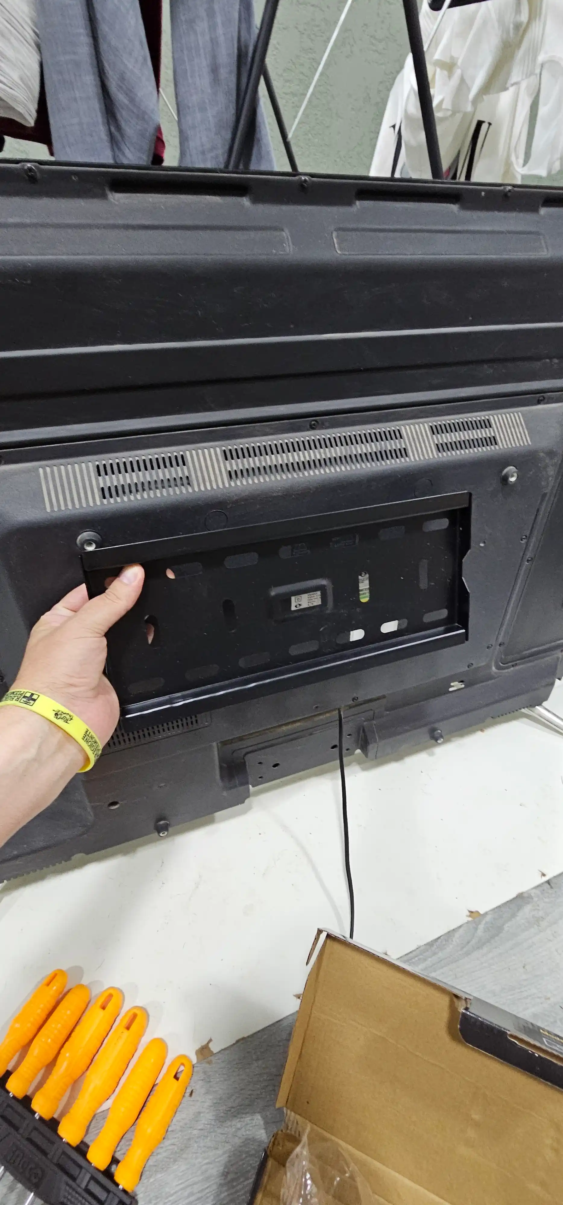 Кронштейн для телевизора и монитора, от 15" до 80" дюймов для всех телевизоров